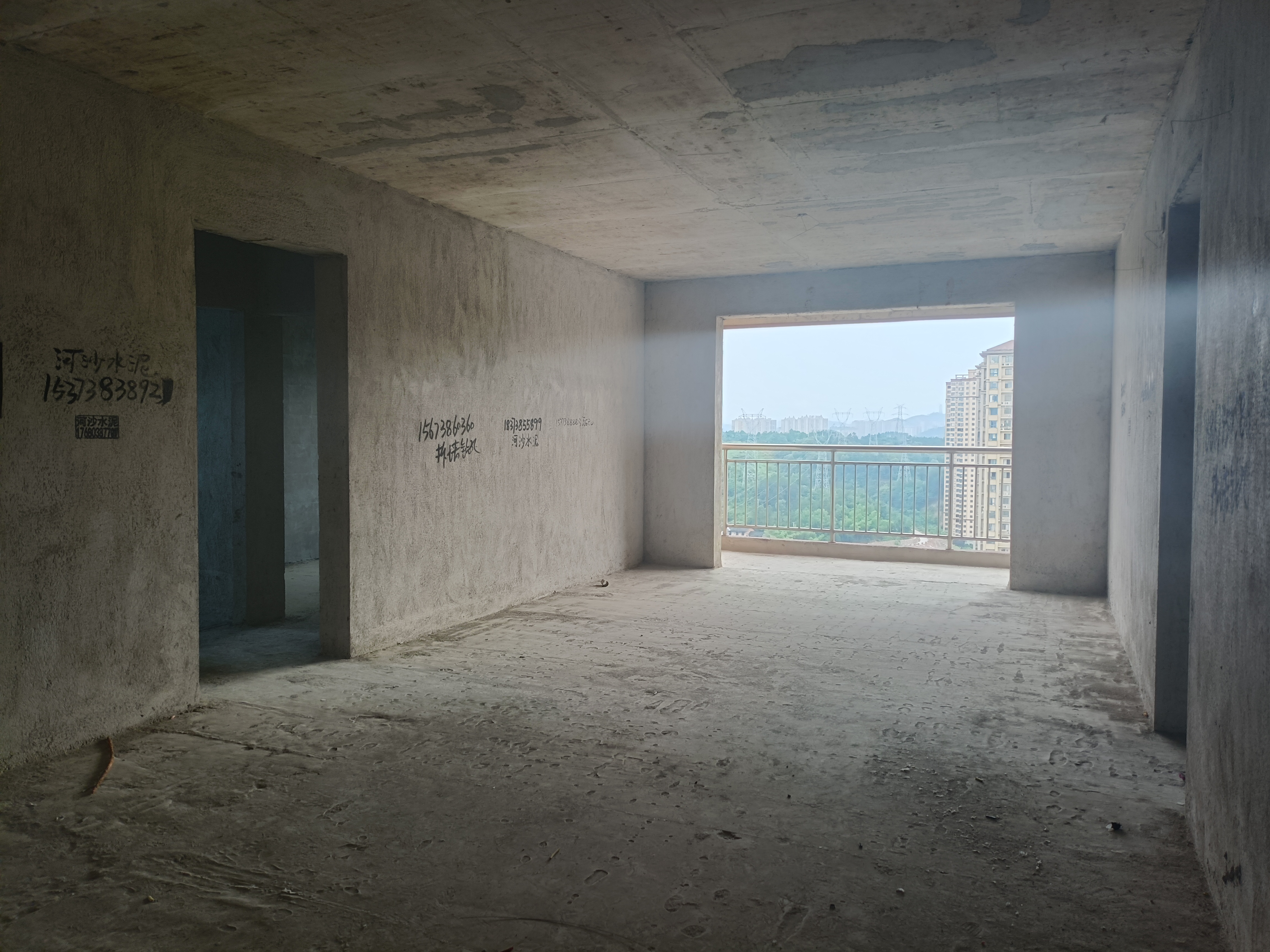 吉星佳苑 4室2厅2卫 69.8万 吉星佳苑 4室2厅2卫 69.8万客厅