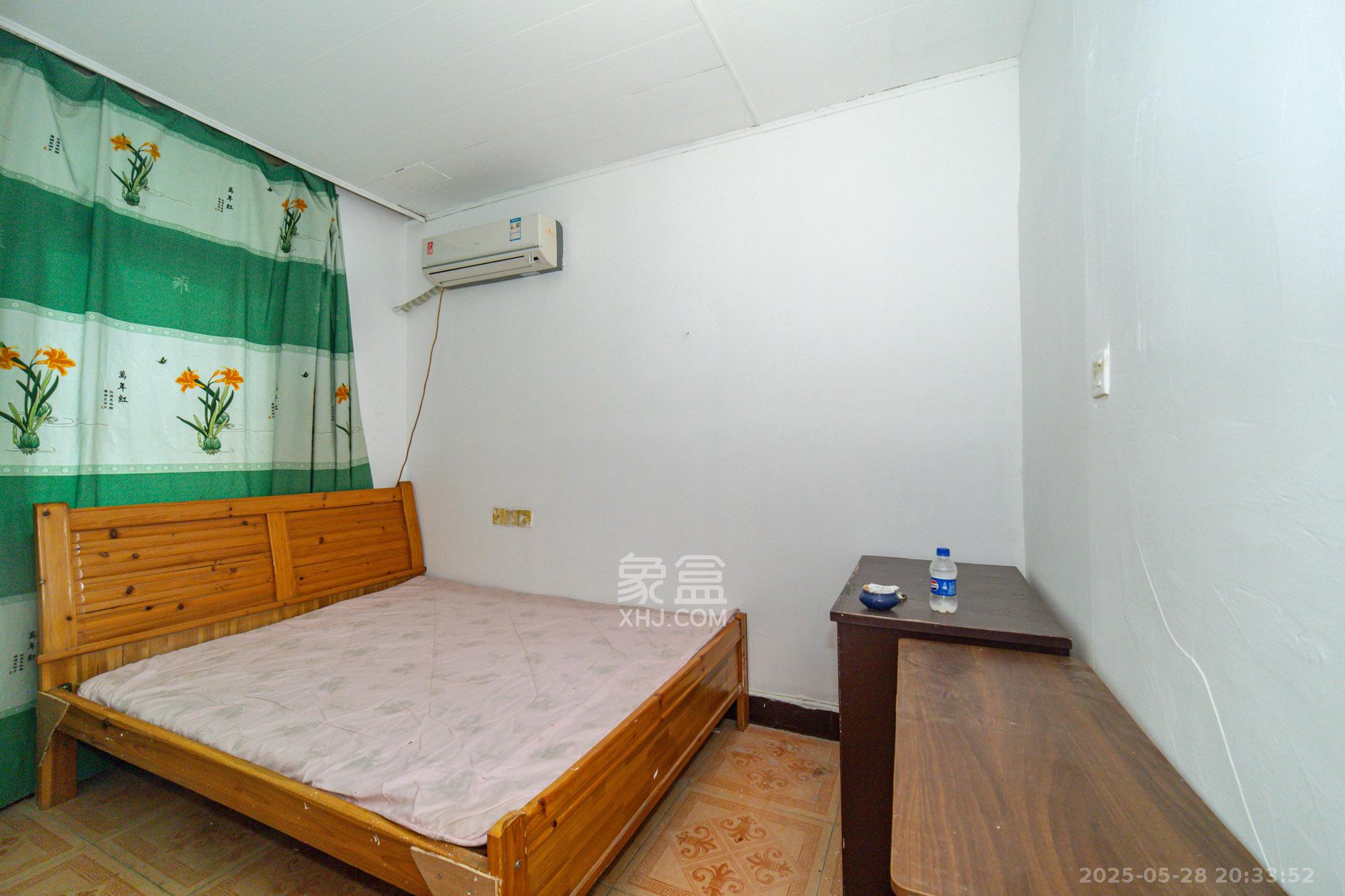 星沙六区  12室4厅4卫    149.8万 星沙六区  12室4厅4卫    149.8万卧室