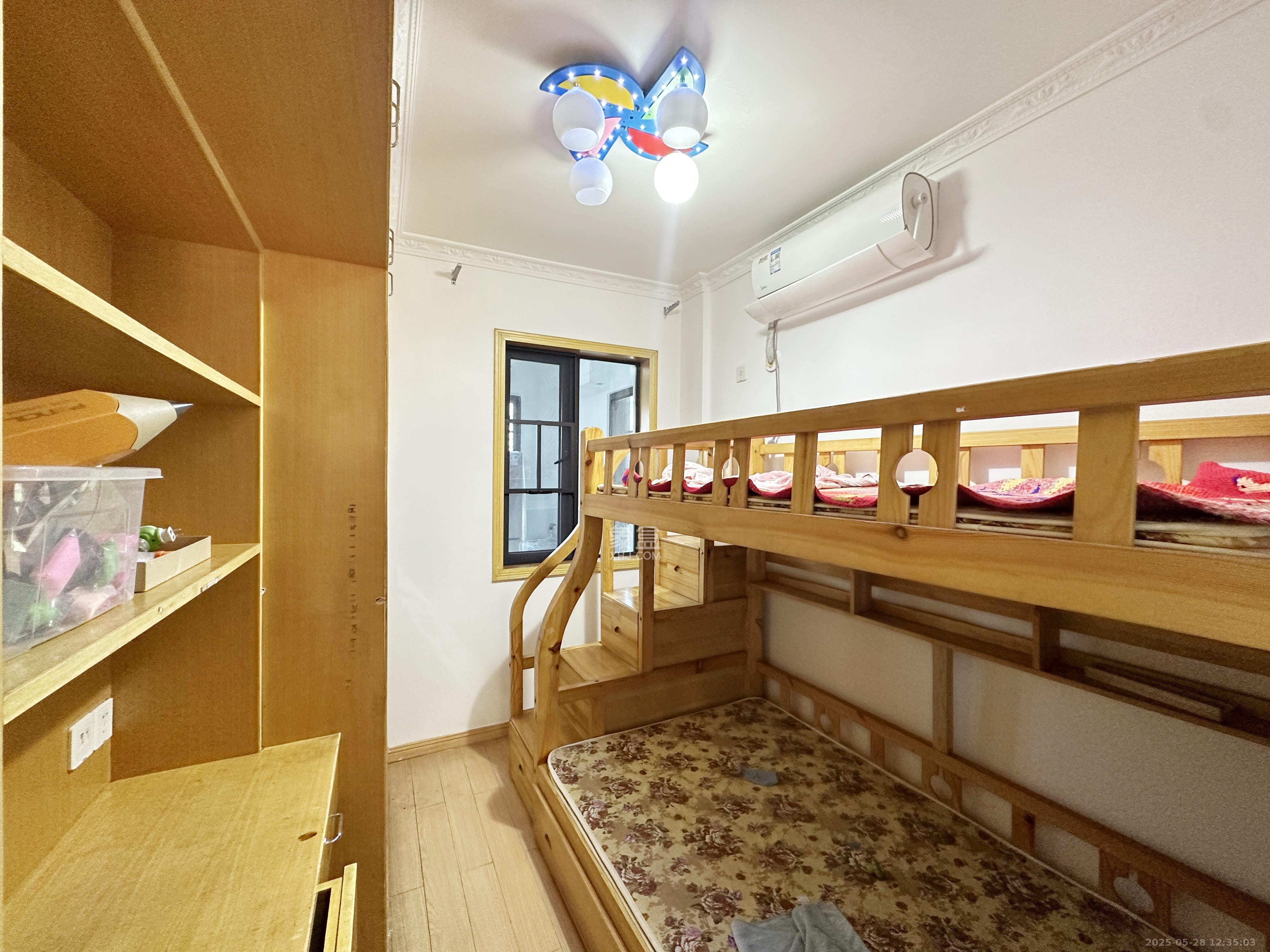 保利麓谷林语E区  3室2厅1卫   2300.00元/月室内图