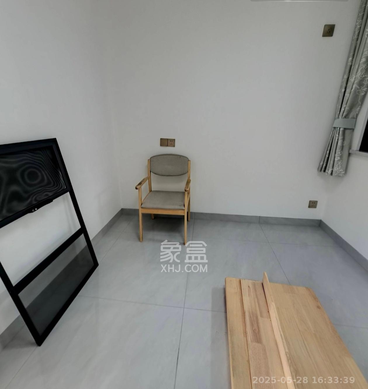 洋湖明园二期  2室2厅1卫   2400.00元/月室内图