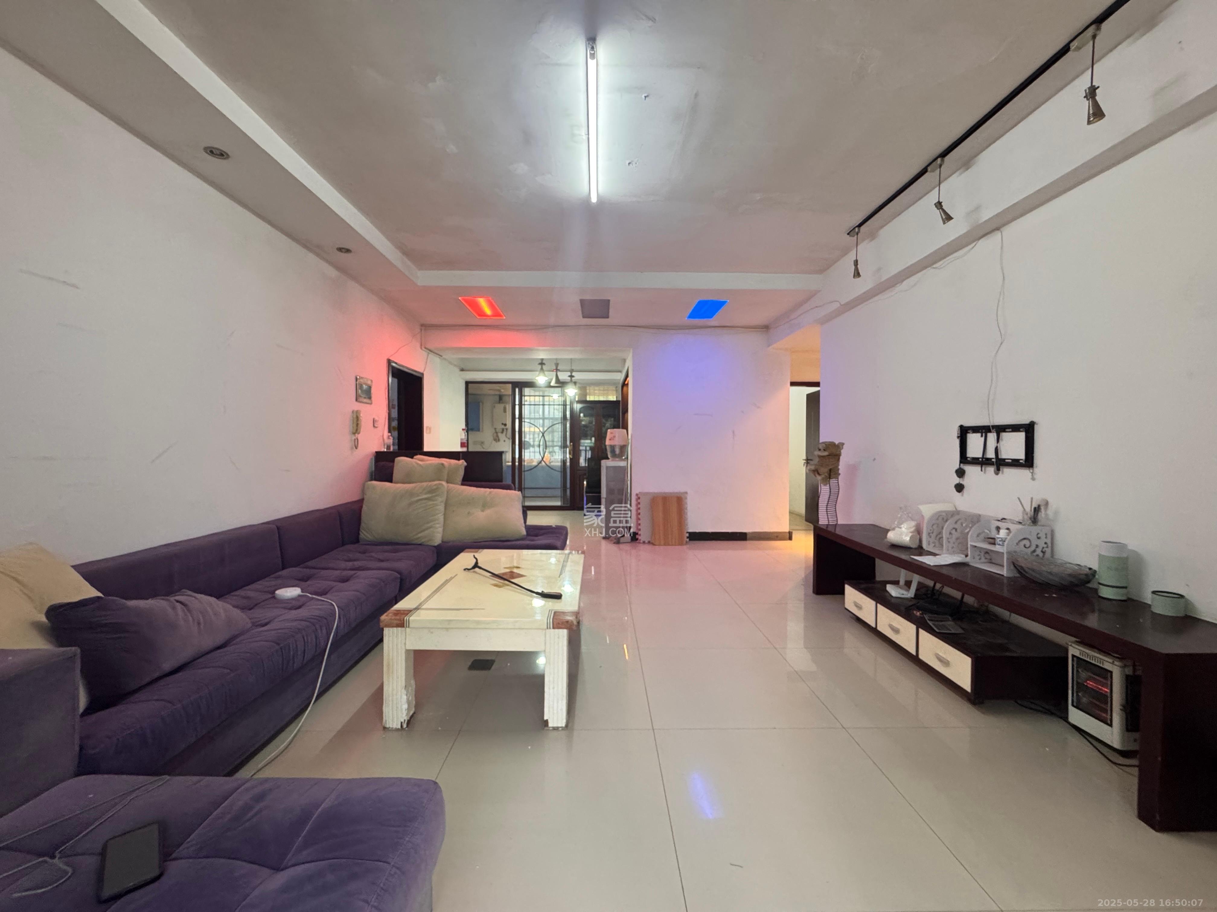 望兴景园一期 3室2厅2卫 2400.0元/月 望兴景园一期 3室2厅2卫 2400.0元/月室内图