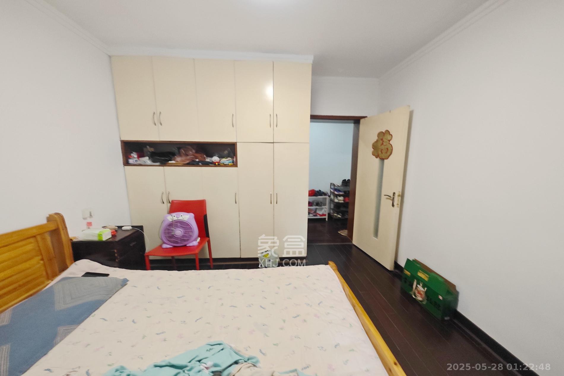 狮子山二片  3室2厅1卫    82.0万卧室