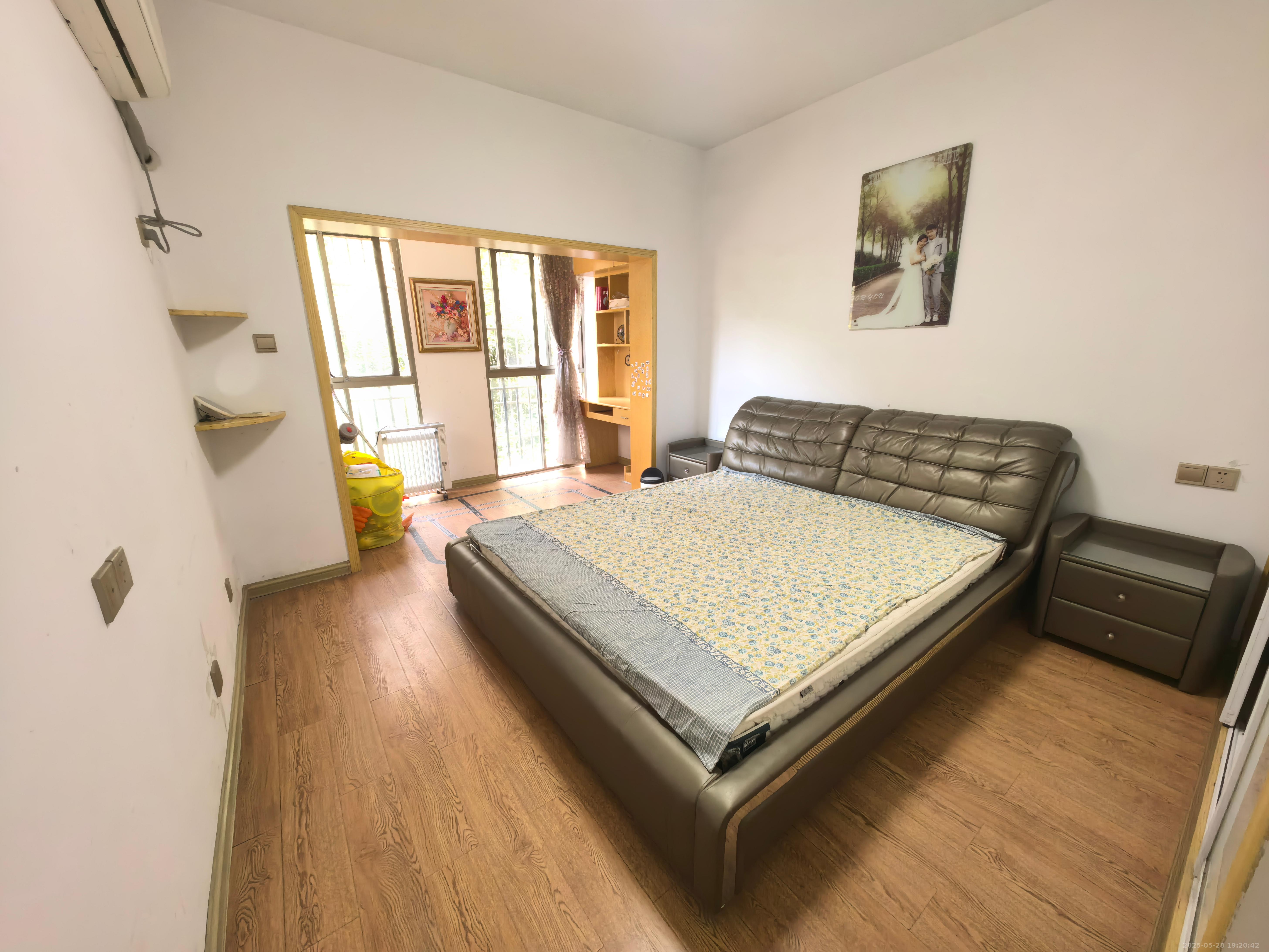 阳光爱琴海  2室2厅1卫    1200.0元/月 阳光爱琴海  2室2厅1卫    1200.0元/月室内图