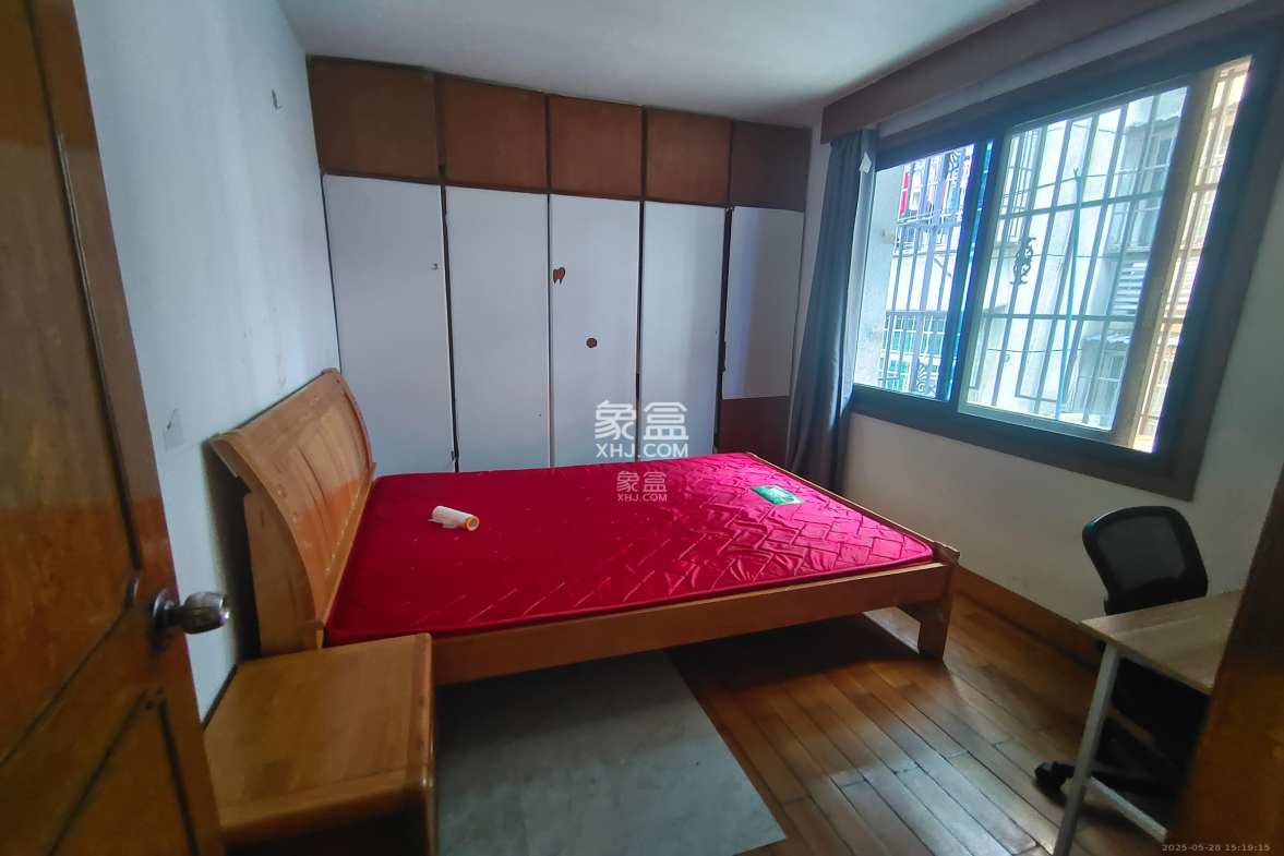 里仁巷22号工商联宿舍 2室1厅1卫 2000.0元/月 里仁巷22号工商联宿舍 2室1厅1卫 2000.0元/月室内图