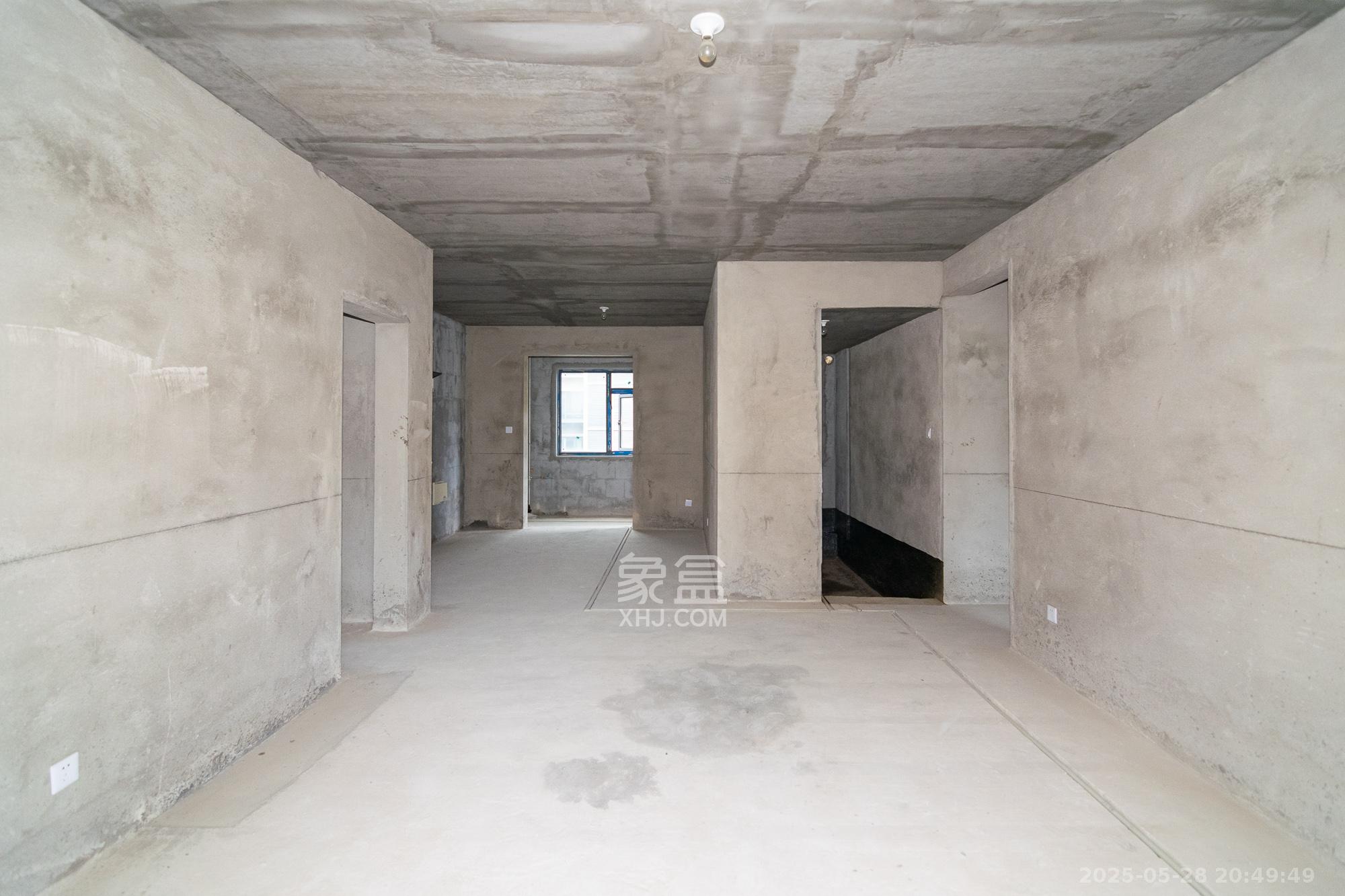 澳海谷山府  5室2厅2卫    88.0万 澳海谷山府  5室2厅2卫    88.0万客厅