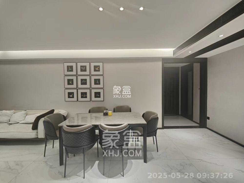 万达华府  3室2厅2卫   78.00万客厅