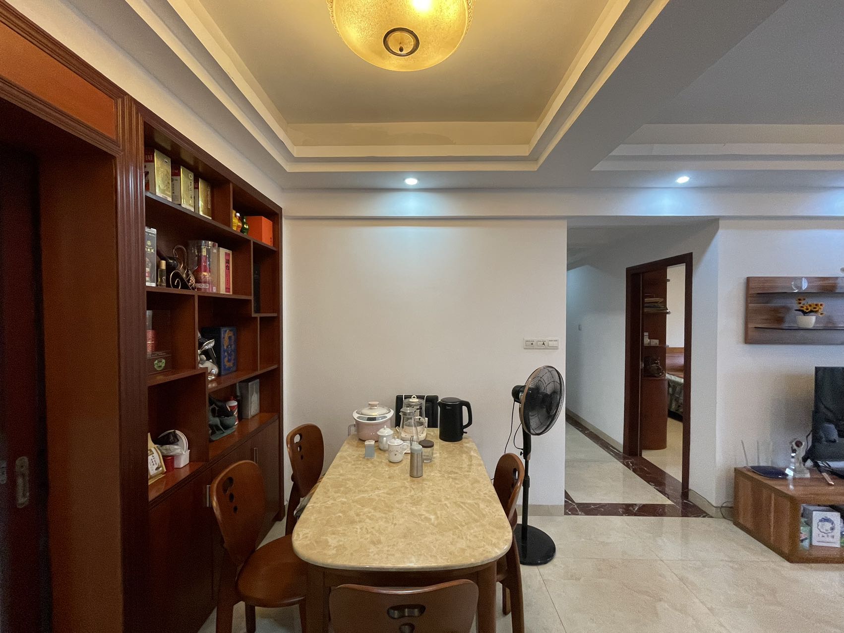 宝源花园 3室2厅1卫 121.0万 宝源花园 3室2厅1卫 121.0万客厅