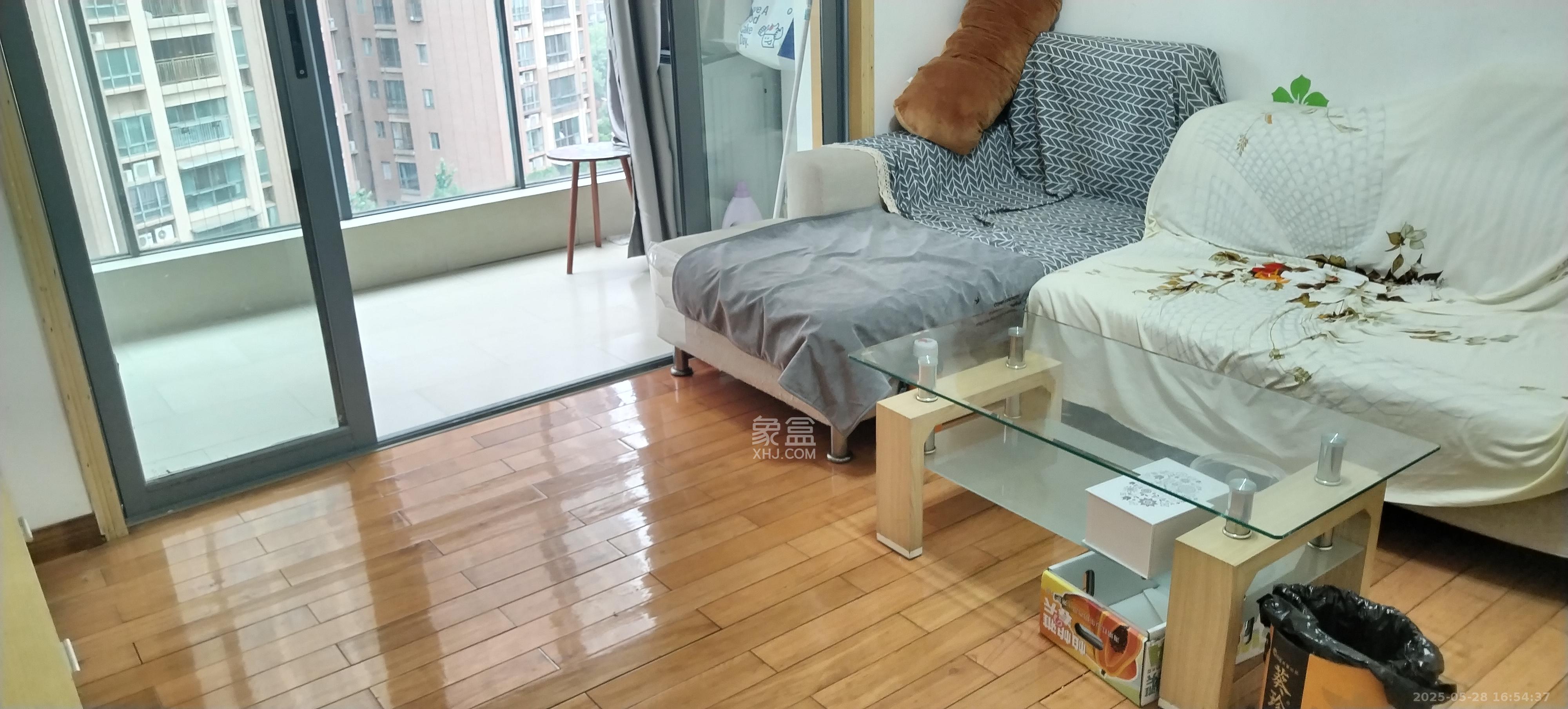 上海城小区  1室1厅1卫   1800.00元/月