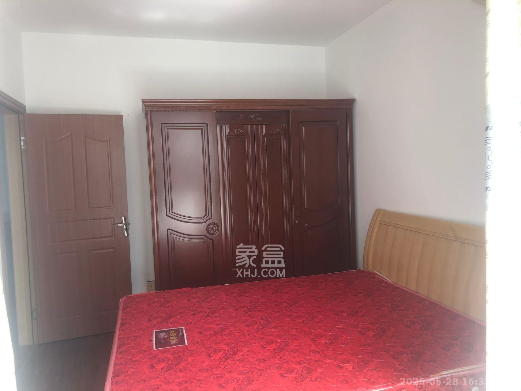 嘉盛华庭(一期、二期、三期) 2室2厅1卫 2400.0元/月 嘉盛华庭(一期、二期、三期) 2室2厅1卫 2400.0元/月室内图