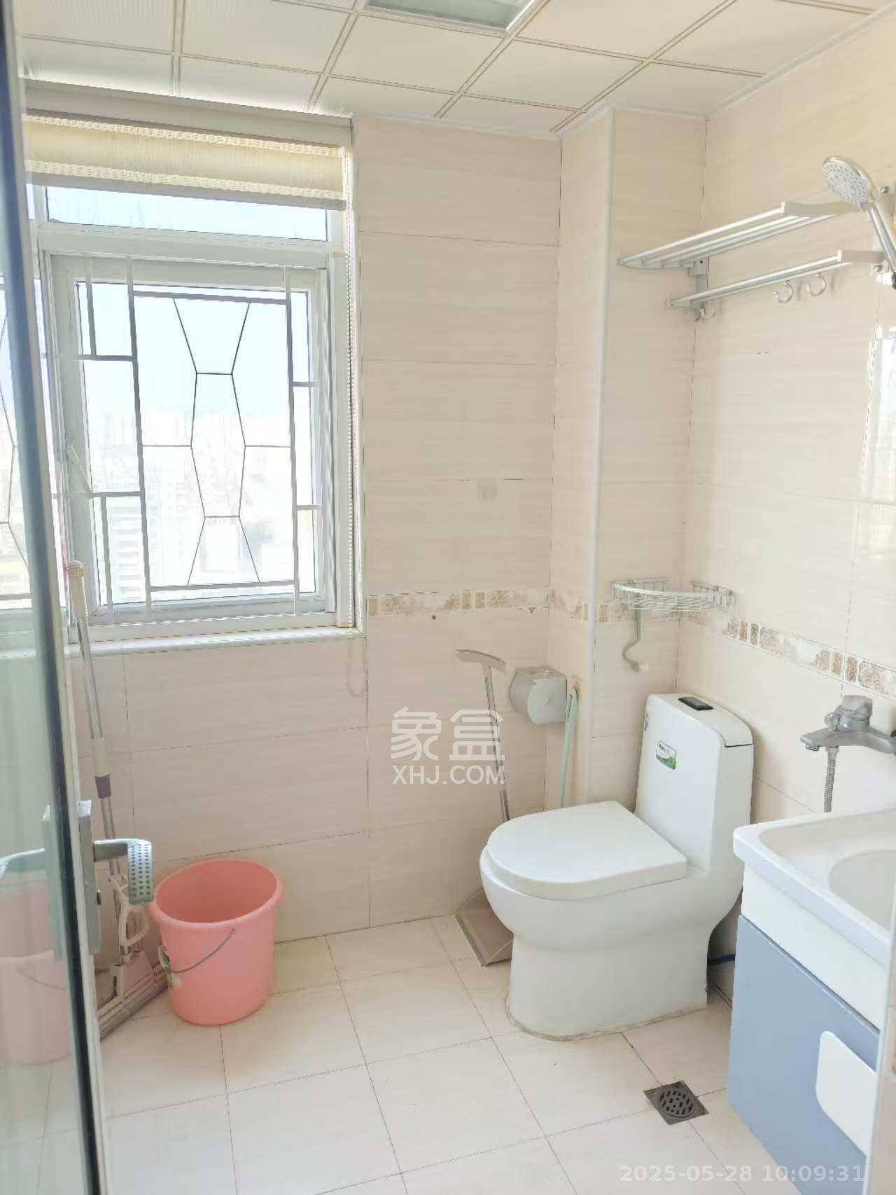 泊爱蓝湾  2室2厅1卫   2400.00元/月室内图