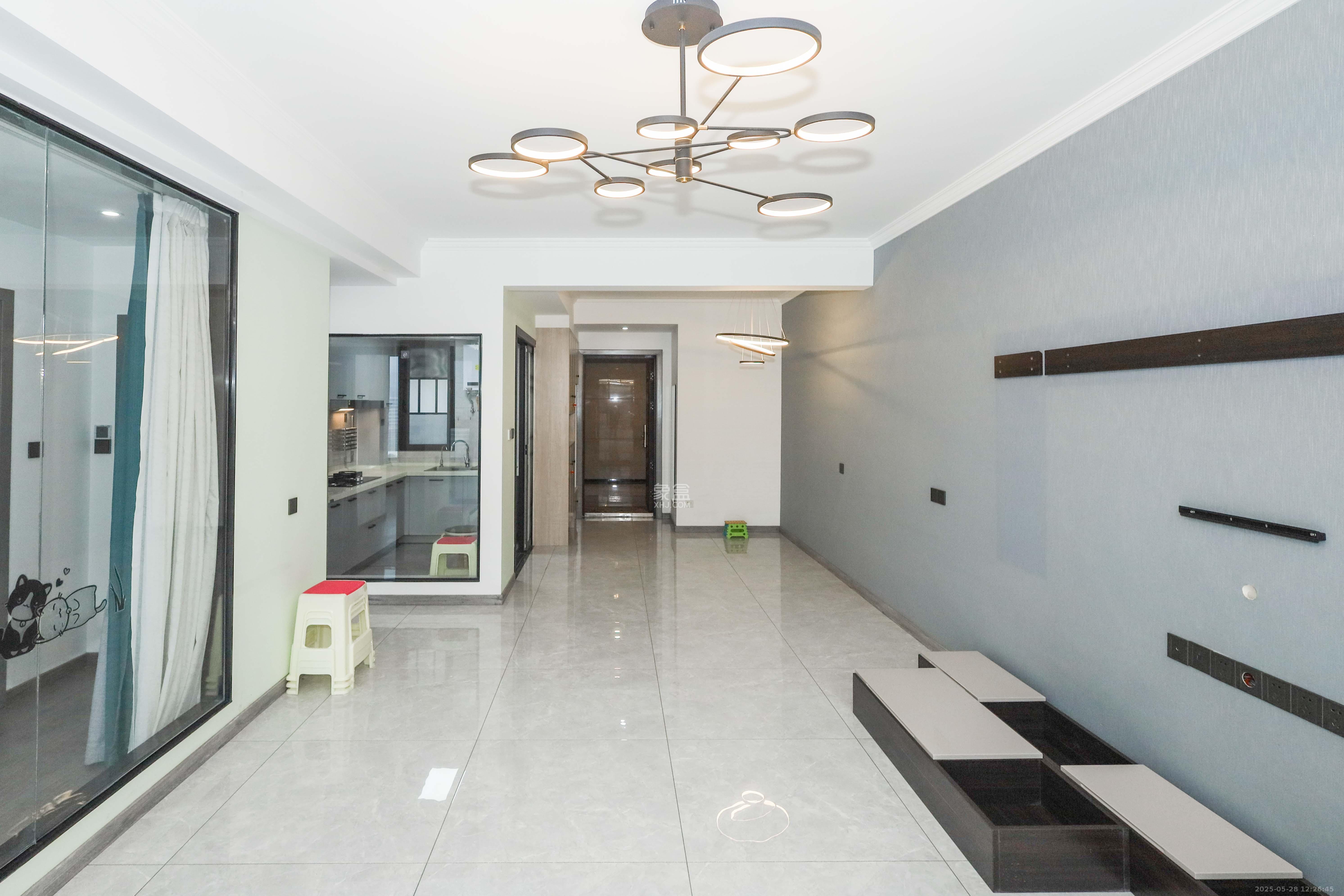 建发央著  3室2厅1卫    150.0万 建发央著  3室2厅1卫    150.0万客厅