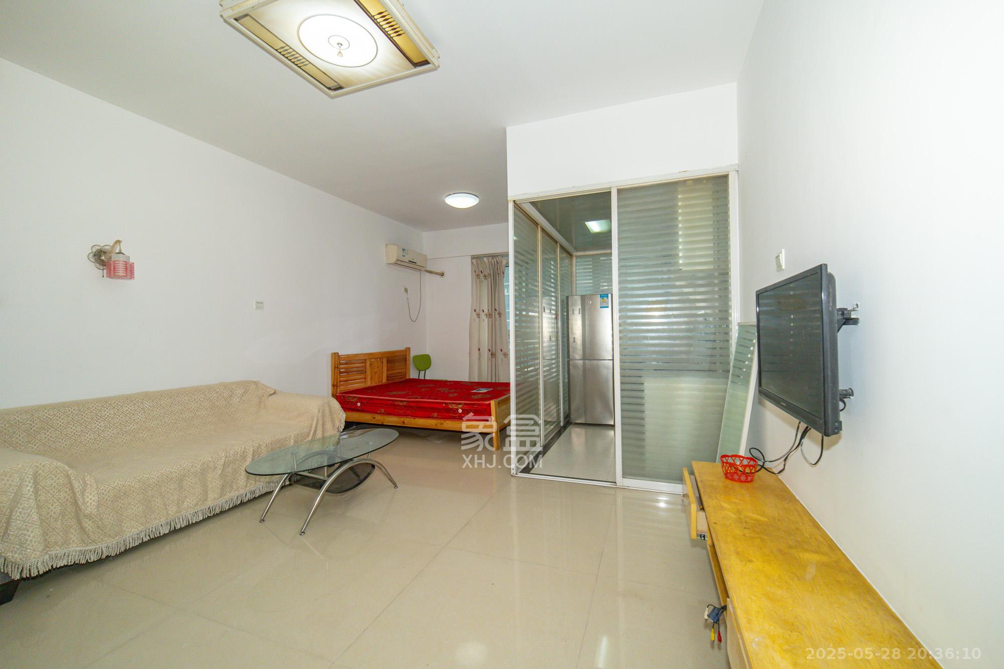 时代星城 1室1厅1卫 19.0万 时代星城 1室1厅1卫 19.0万客厅