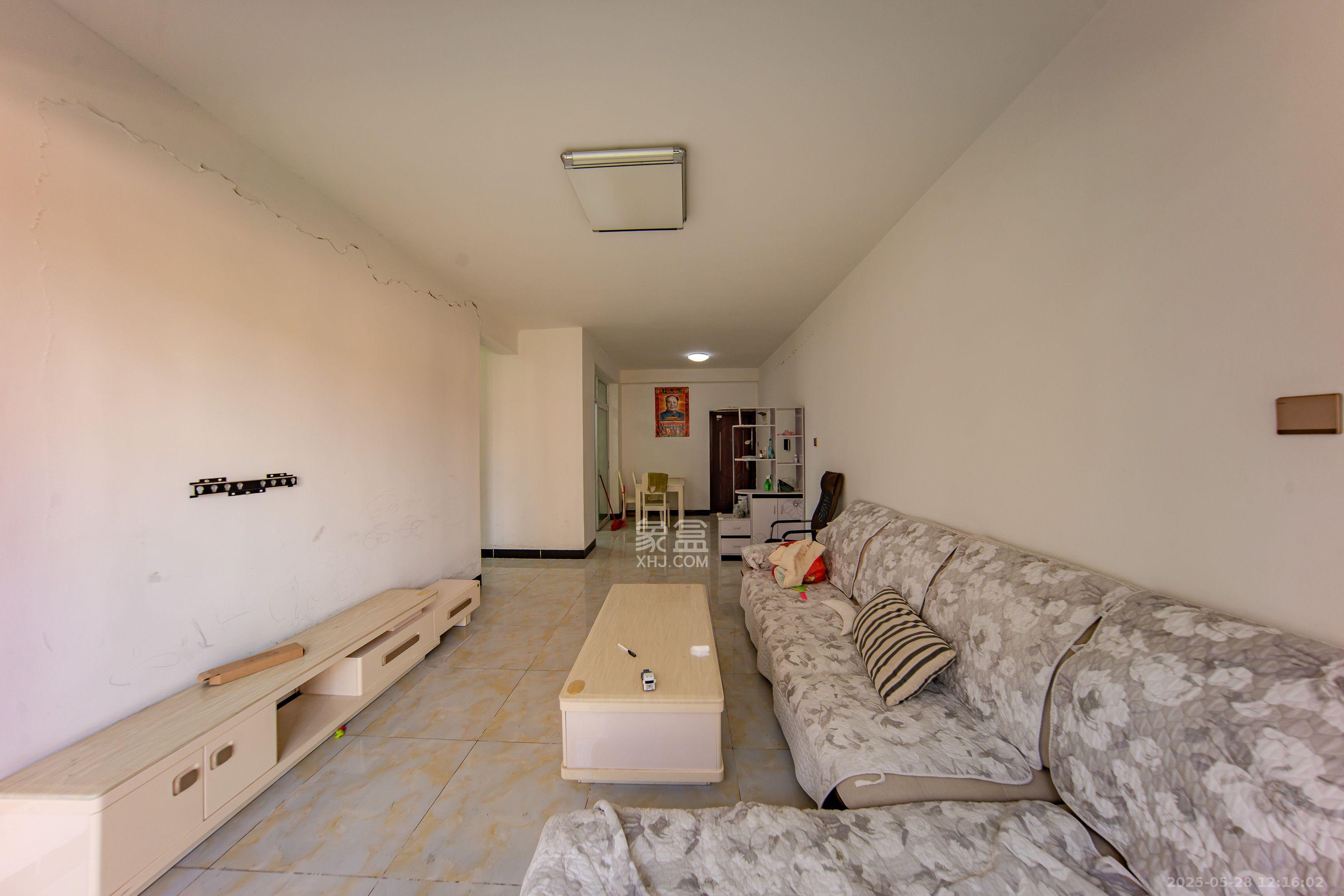 金鼎公园尚 1室2厅1卫 1600.0元/月 金鼎公园尚 1室2厅1卫 1600.0元/月室内图