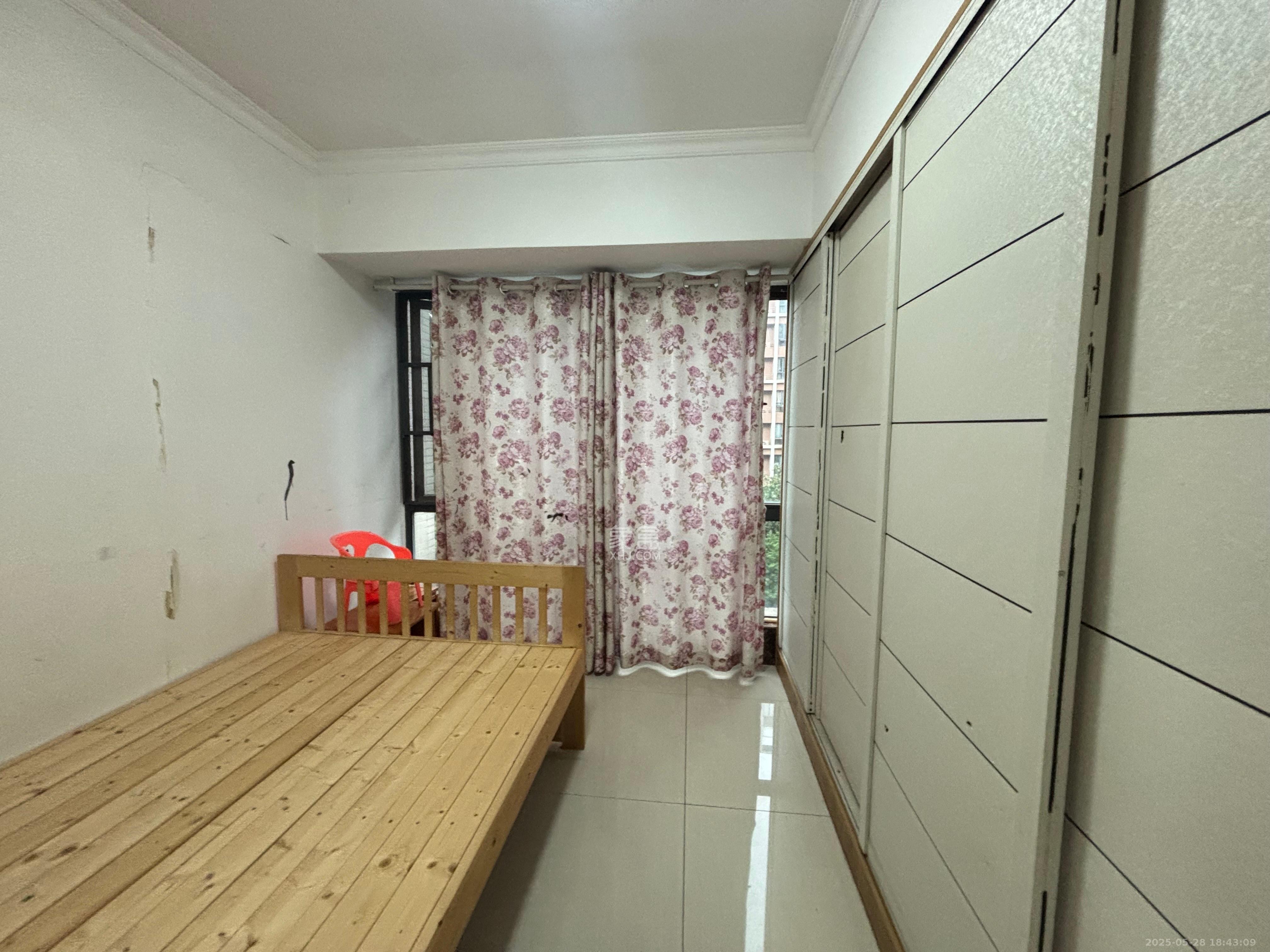 中建芙蓉工社  2室1厅1卫   1800.00元/月室内图