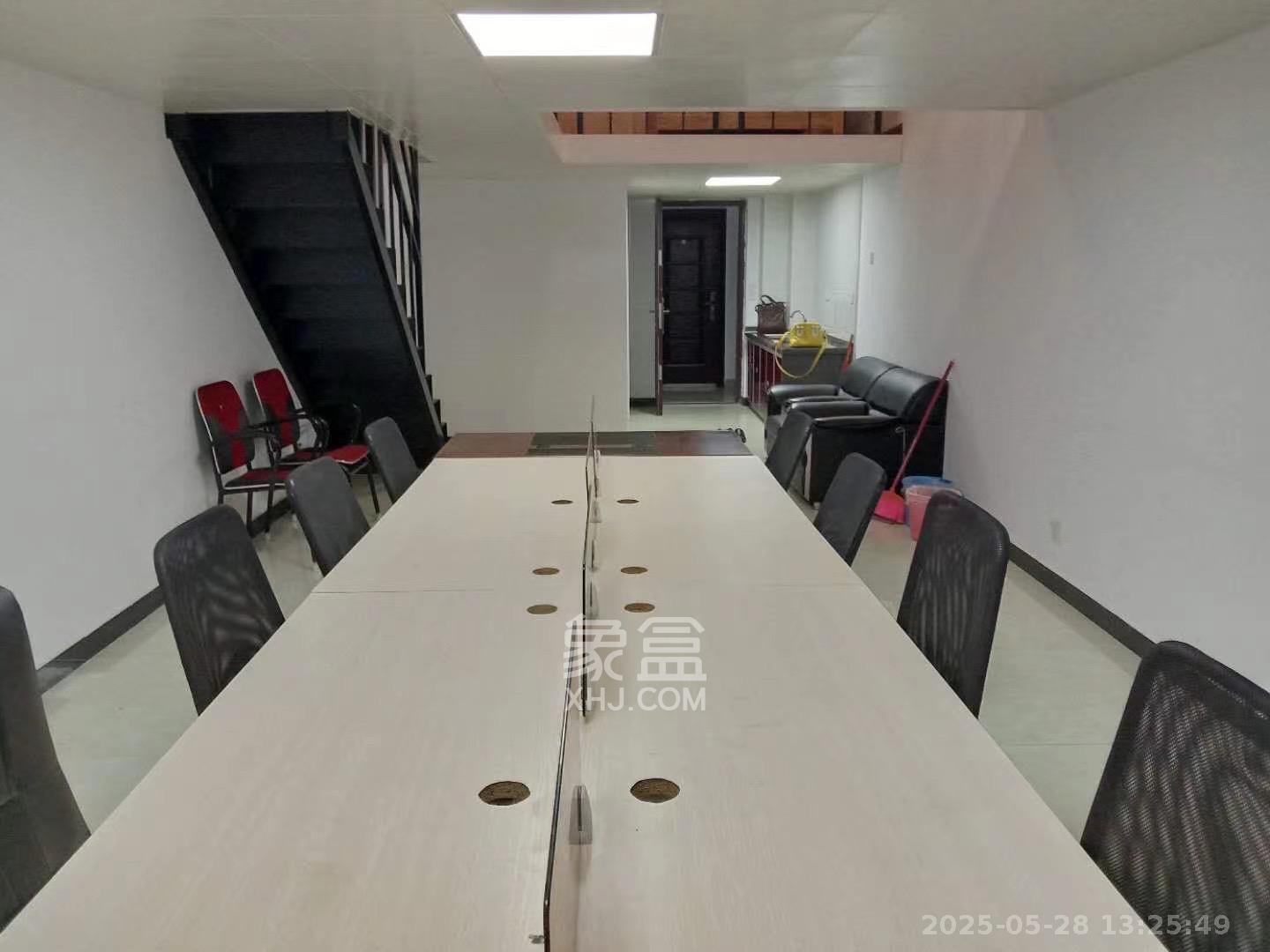 金科时代中心 1室1厅1卫 1600.0元/月 金科时代中心 1室1厅1卫 1600.0元/月室内图