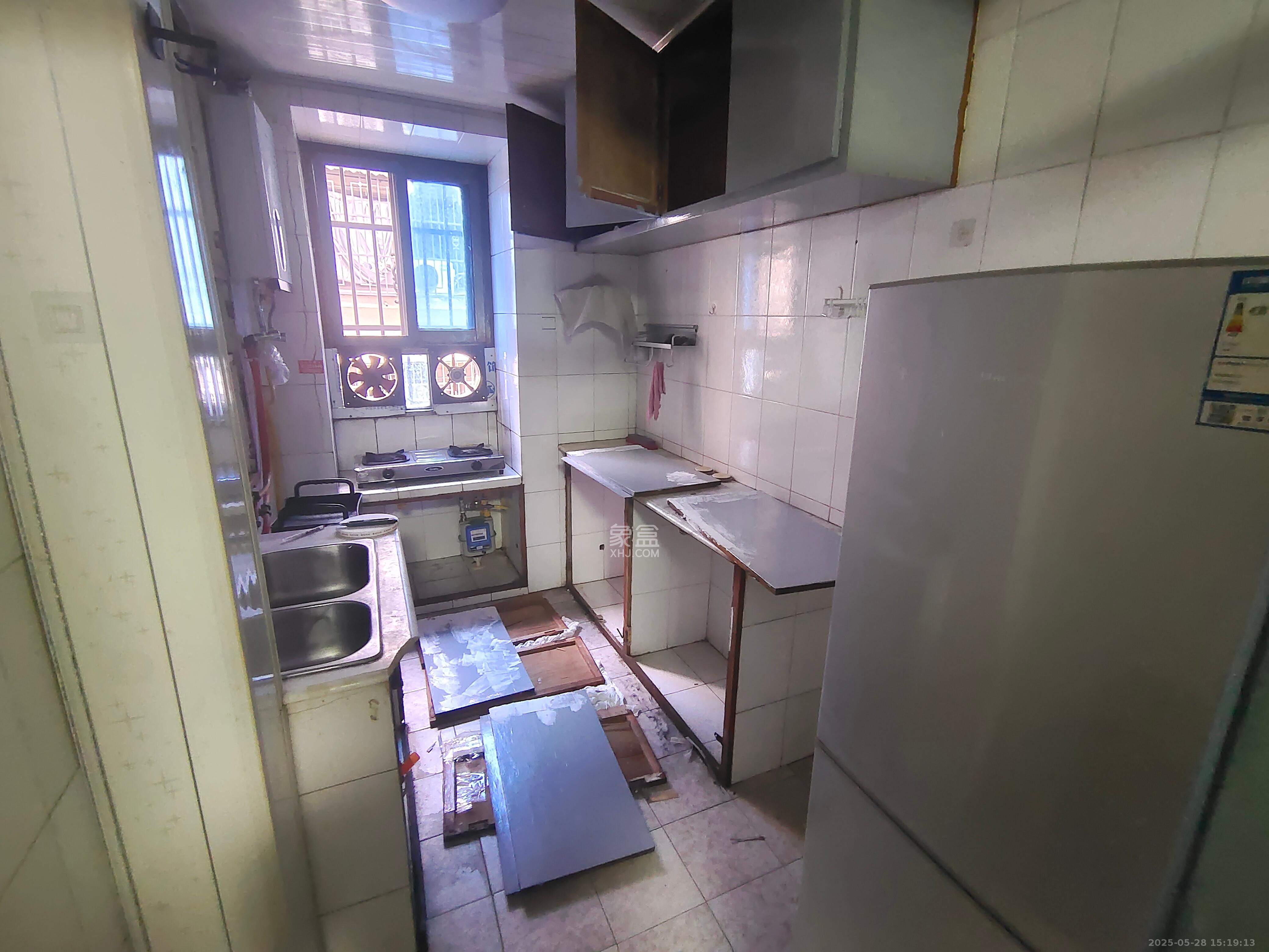 里仁巷22号工商联宿舍 2室1厅1卫 2000.0元/月 里仁巷22号工商联宿舍 2室1厅1卫 2000.0元/月室内图