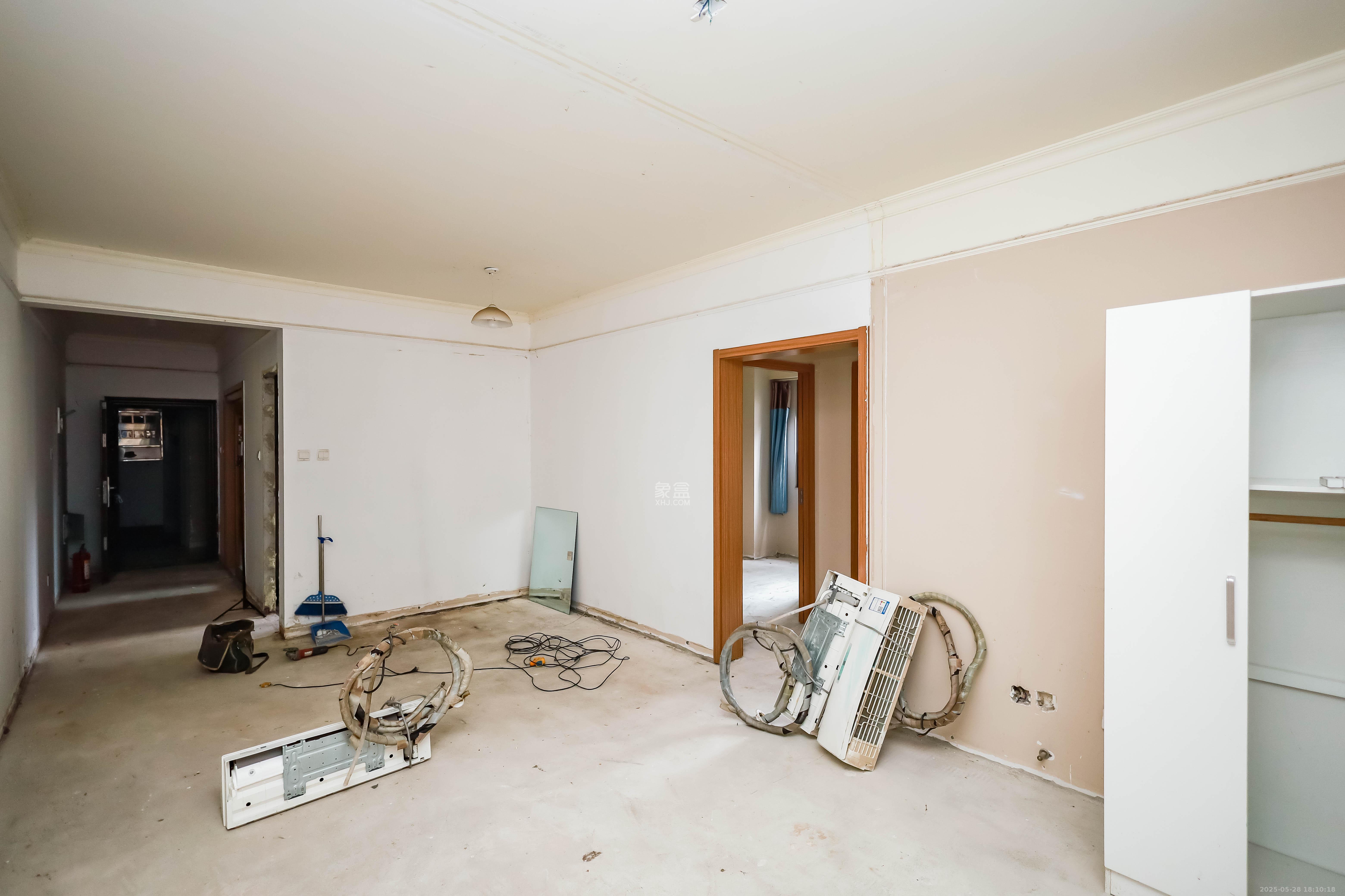 麓谷小镇 3室2厅1卫 46.8万 麓谷小镇 3室2厅1卫 46.8万客厅