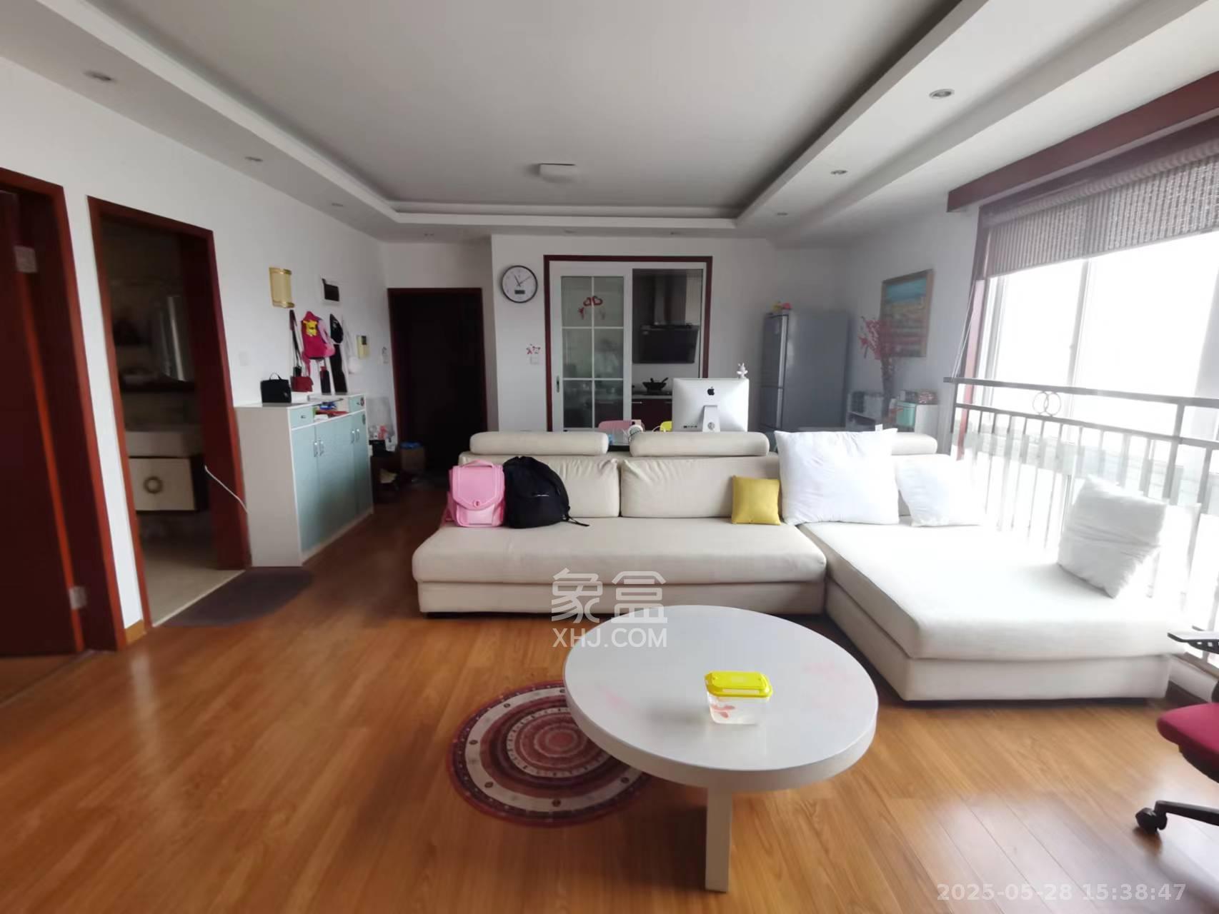 银港水晶城  3室2厅1卫    2800.0元/月 银港水晶城  3室2厅1卫    2800.0元/月室内图