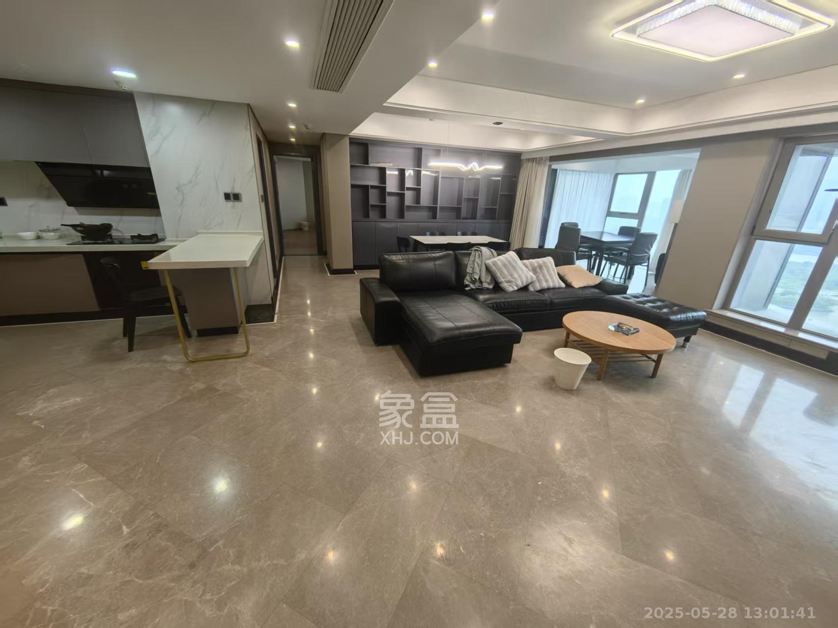 潮宗御苑 4室2厅2卫 9200.0元/月 潮宗御苑 4室2厅2卫 9200.0元/月室内图