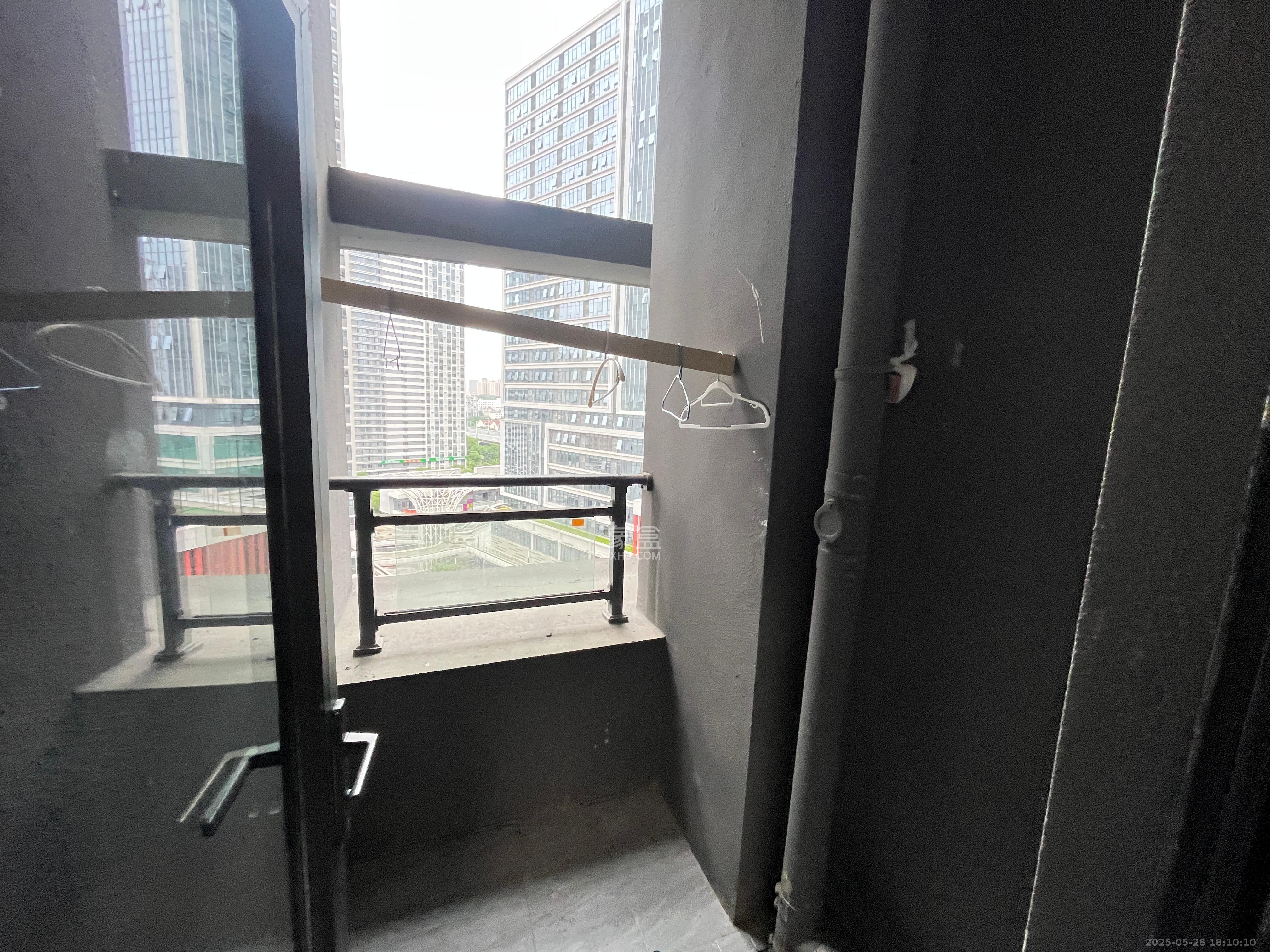 保利中环广场（保利中悦苑）  2室1厅1卫   2300.00元/月室内图