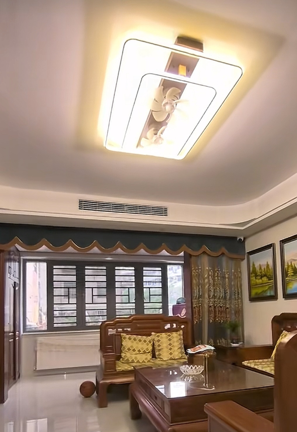 电力中央城 4室2厅2卫 130.0万 电力中央城 4室2厅2卫 130.0万客厅