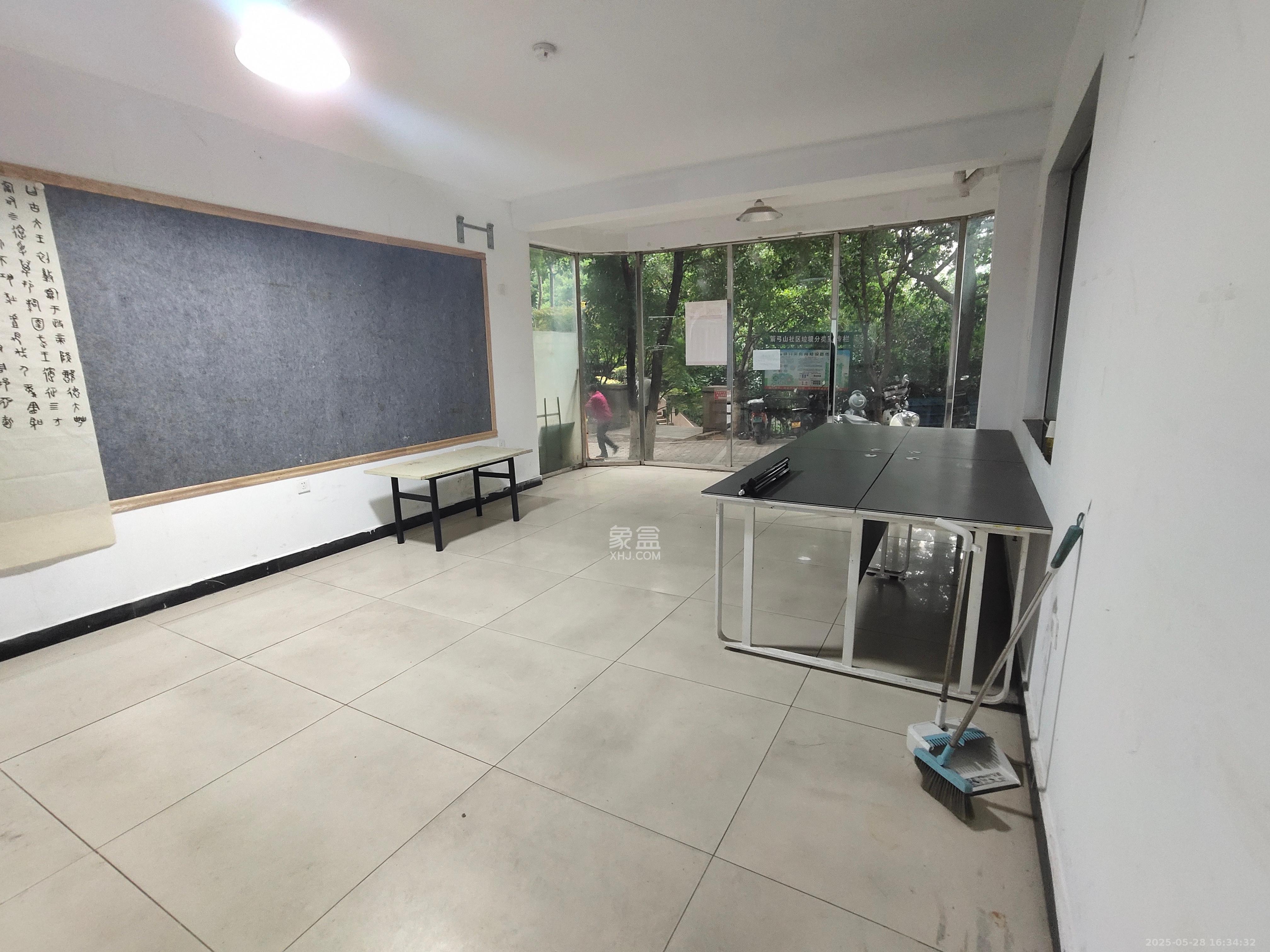 麓山枫情 1室1厅1卫 1400.0元/月 麓山枫情 1室1厅1卫 1400.0元/月室内图