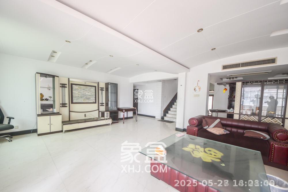 名都花园  7室2厅3卫    6000.0元/月 名都花园  7室2厅3卫    6000.0元/月室内图