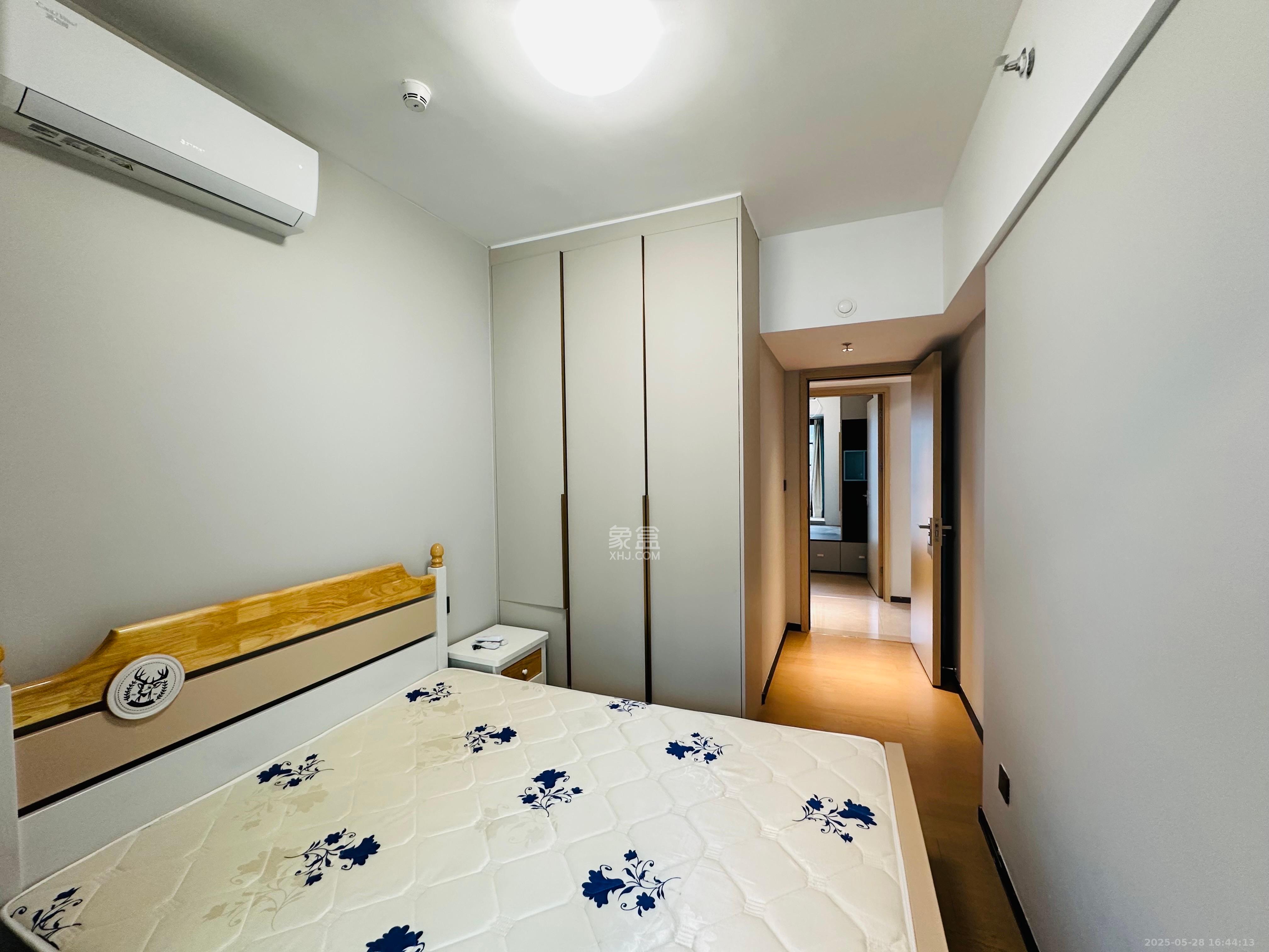 时代梅溪领峰  5室2厅2卫   4200.00元/月室内图