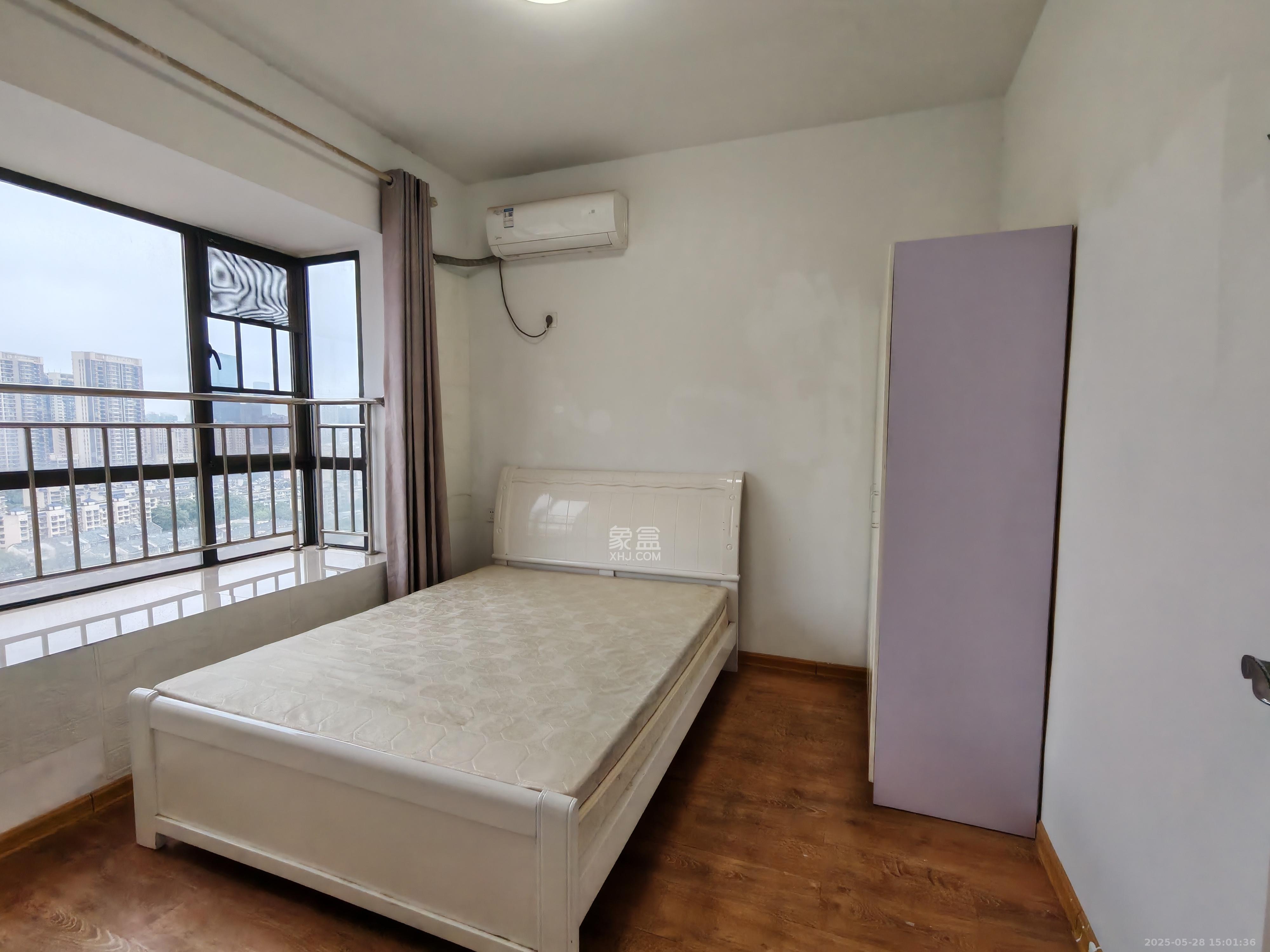 兴威帕克水岸  3室2厅2卫   2100.00元/月室内图