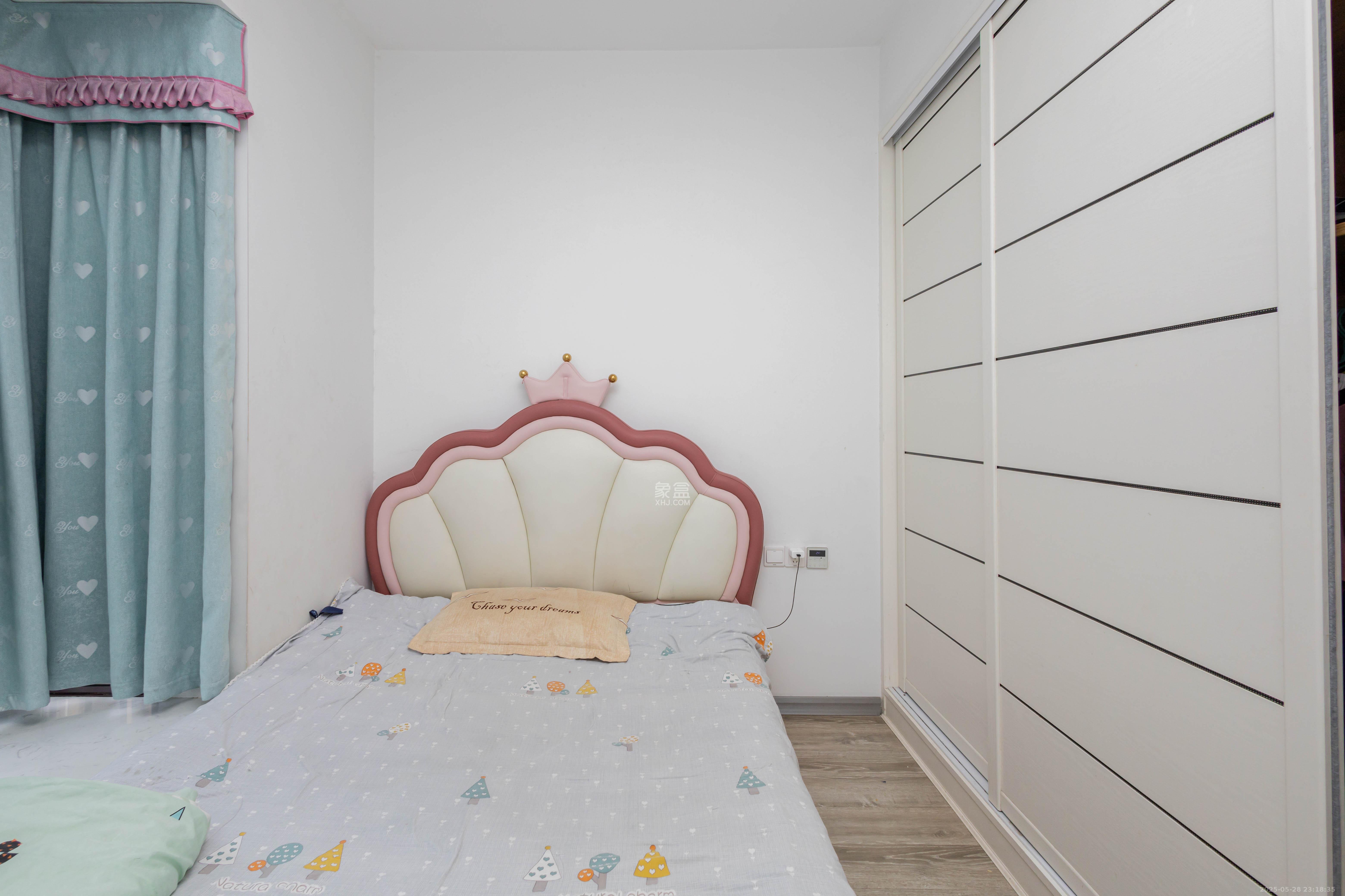 三景华御  4室2厅2卫    83.8万 三景华御  4室2厅2卫    83.8万卧室