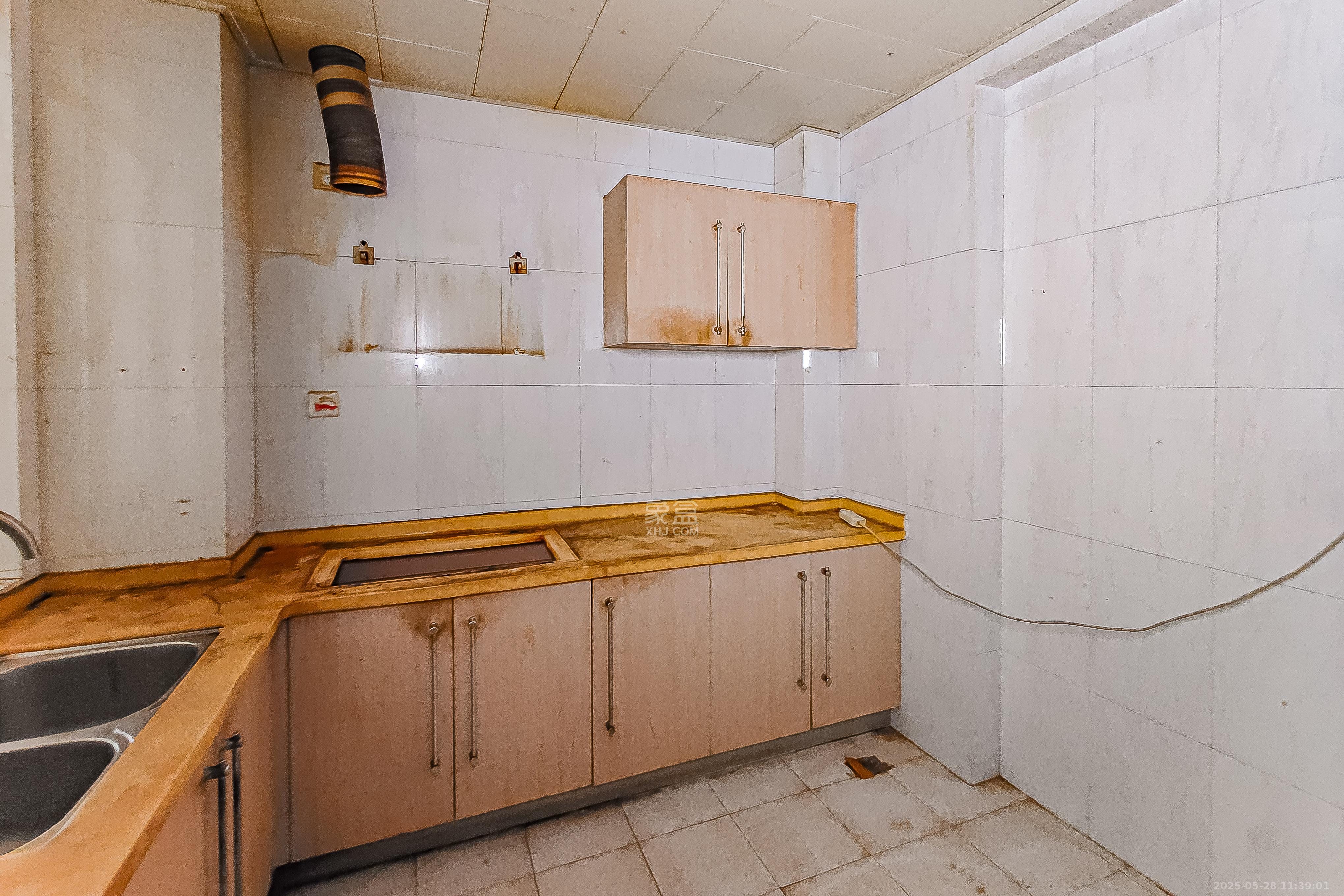 省气象局宿舍 3室2厅2卫 138.0万 省气象局宿舍 3室2厅2卫 138.0万厨房