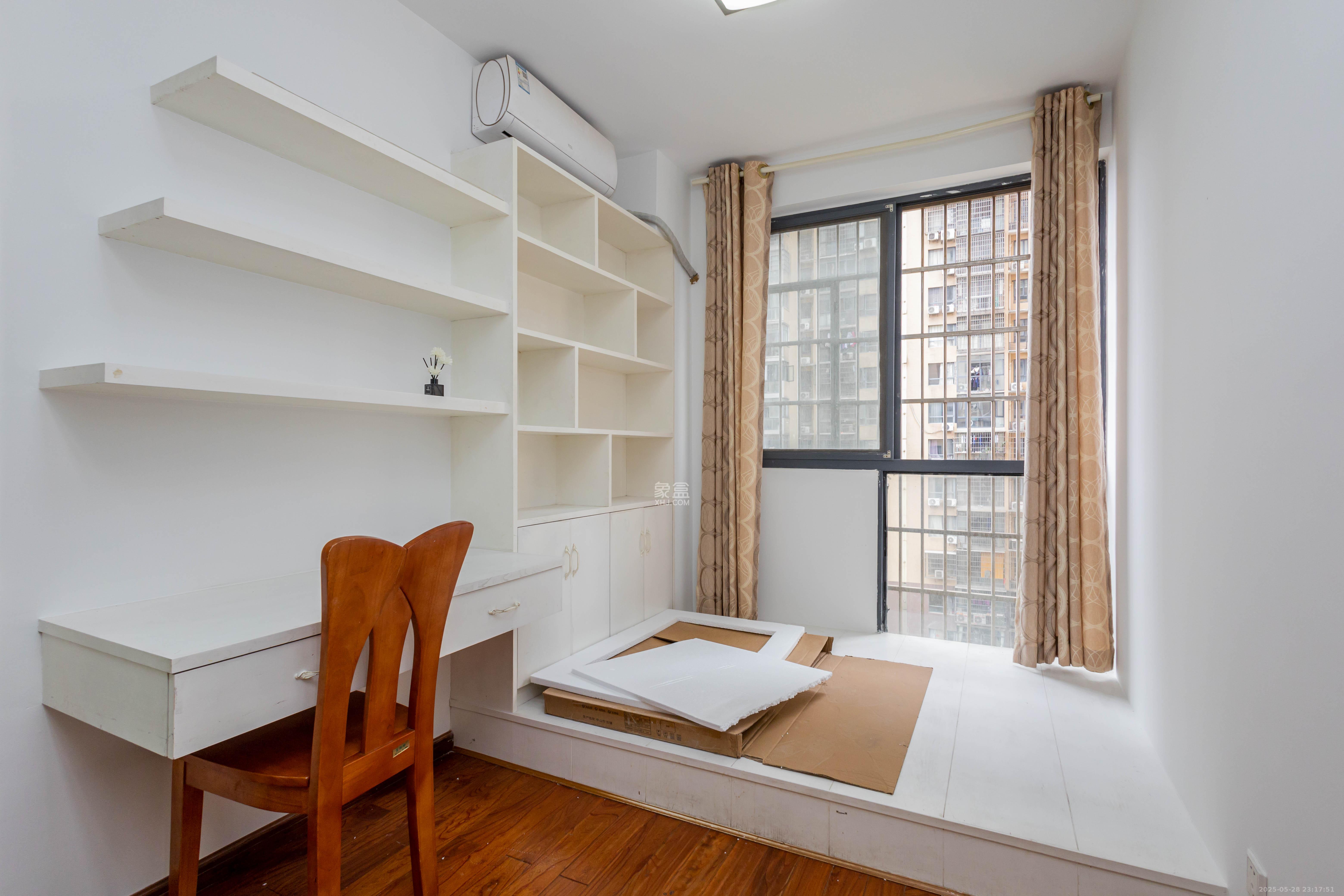 中国铁建国际城一期 3室2厅1卫 60.0万 中国铁建国际城一期 3室2厅1卫 60.0万卧室