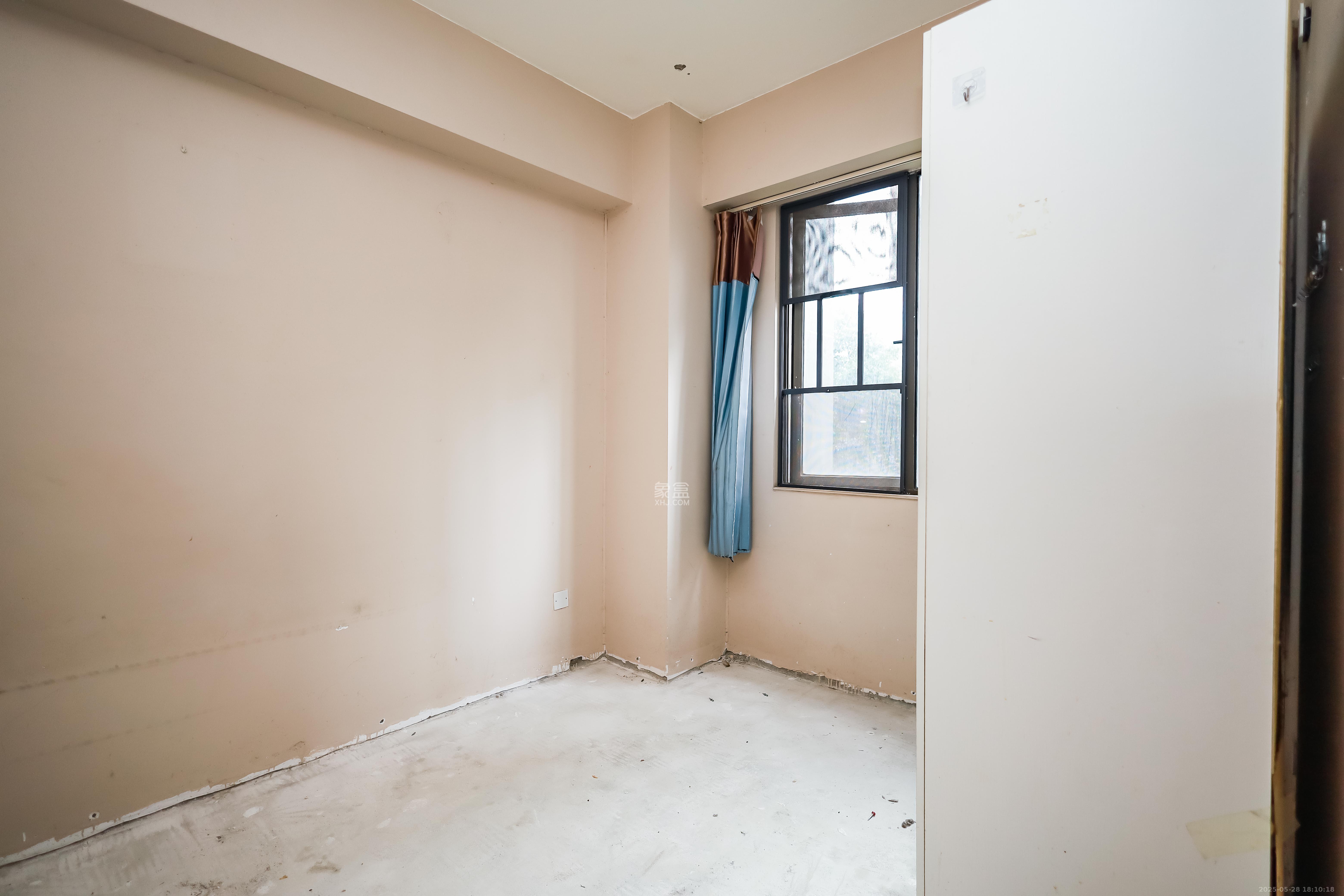 麓谷小镇 3室2厅1卫 46.8万 麓谷小镇 3室2厅1卫 46.8万卧室