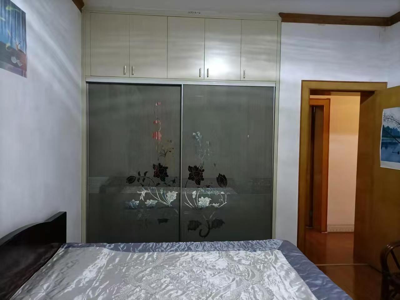 政府统建房 3室2厅1卫 1200.0元/月 政府统建房 3室2厅1卫 1200.0元/月室内图