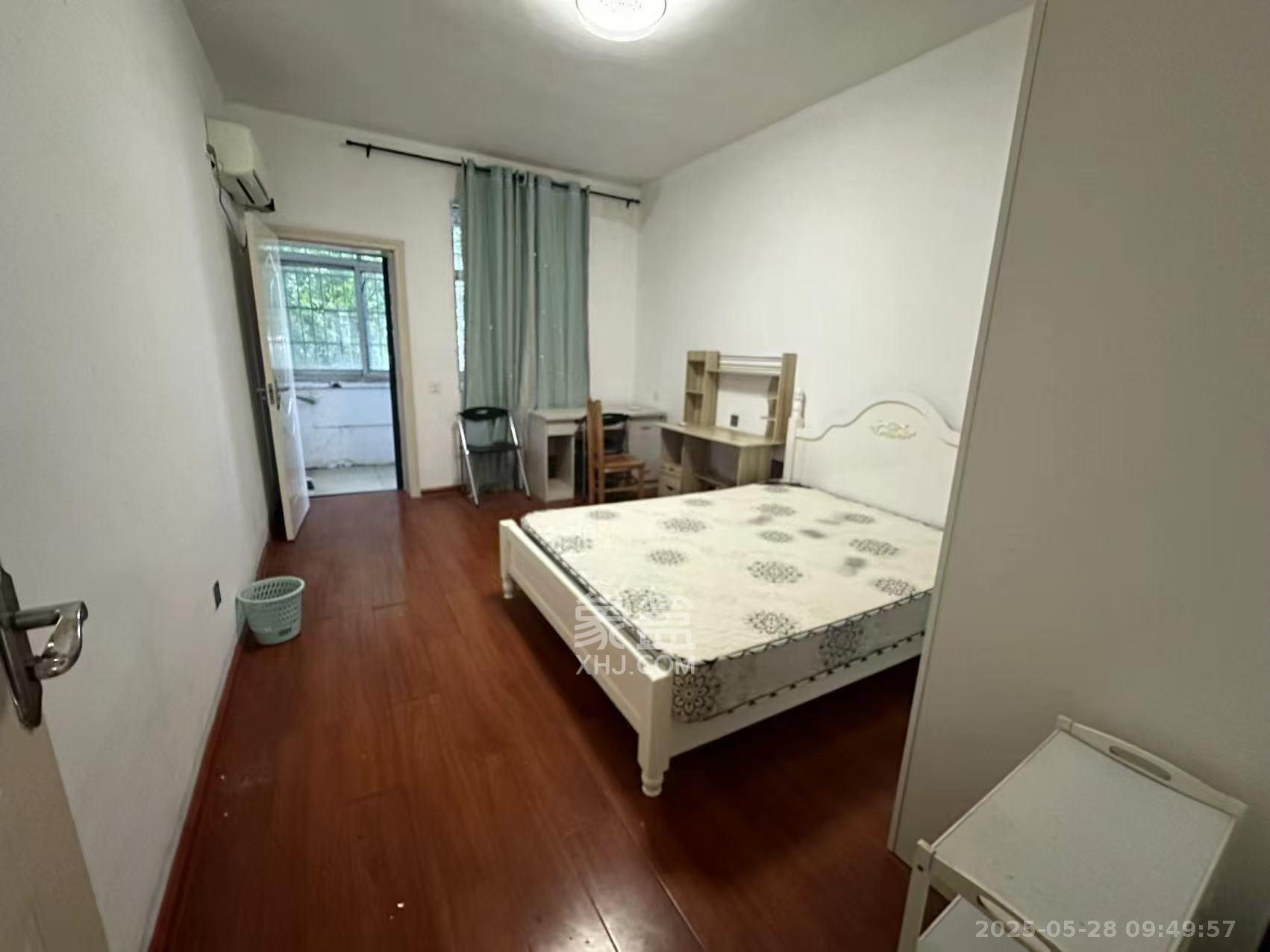 城南路散盘  2室1厅1卫    2200.0元/月 城南路散盘  2室1厅1卫    2200.0元/月室内图