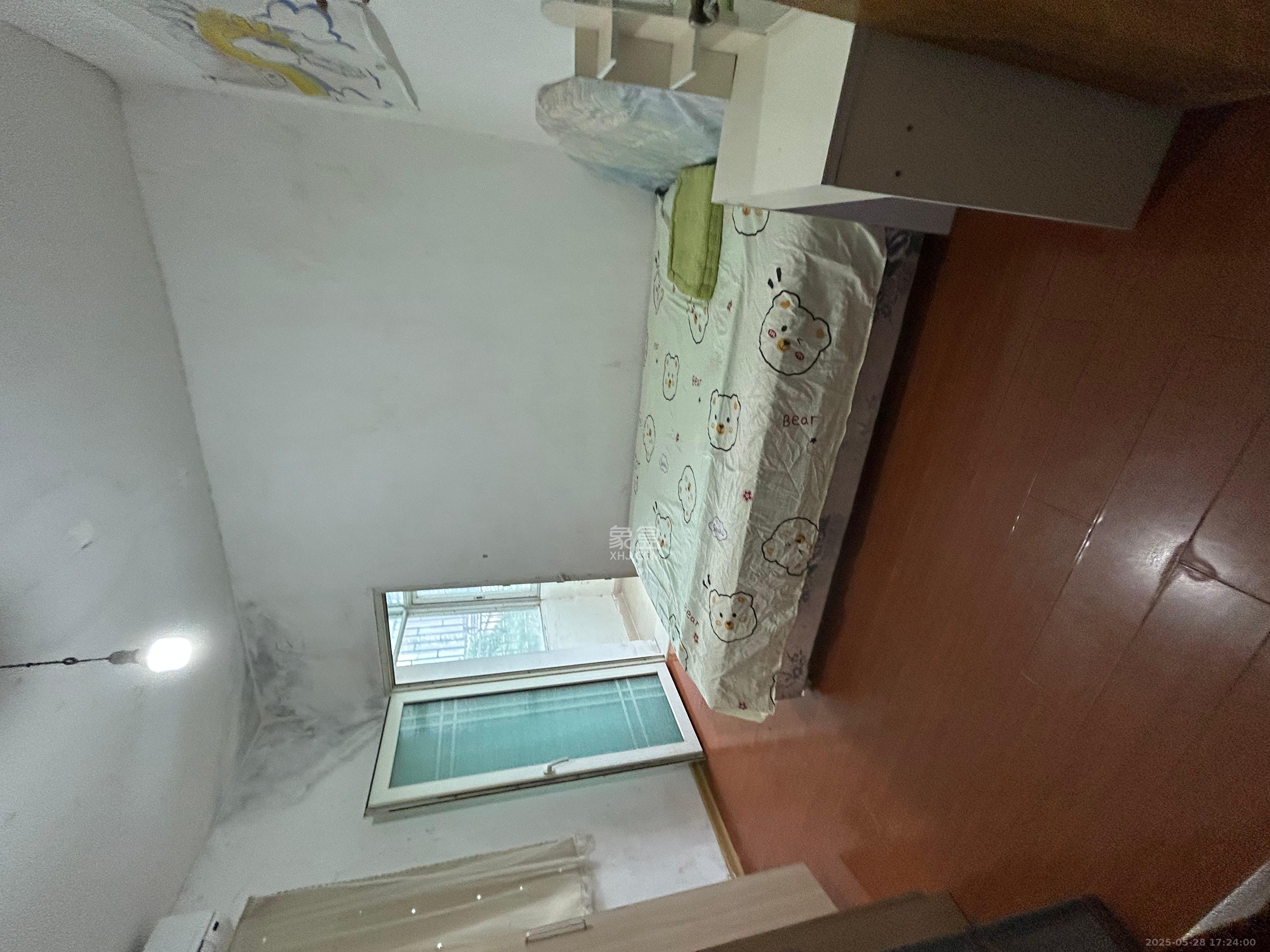 红旗综合安置楼  3室2厅2卫   2400.00元/月室内图