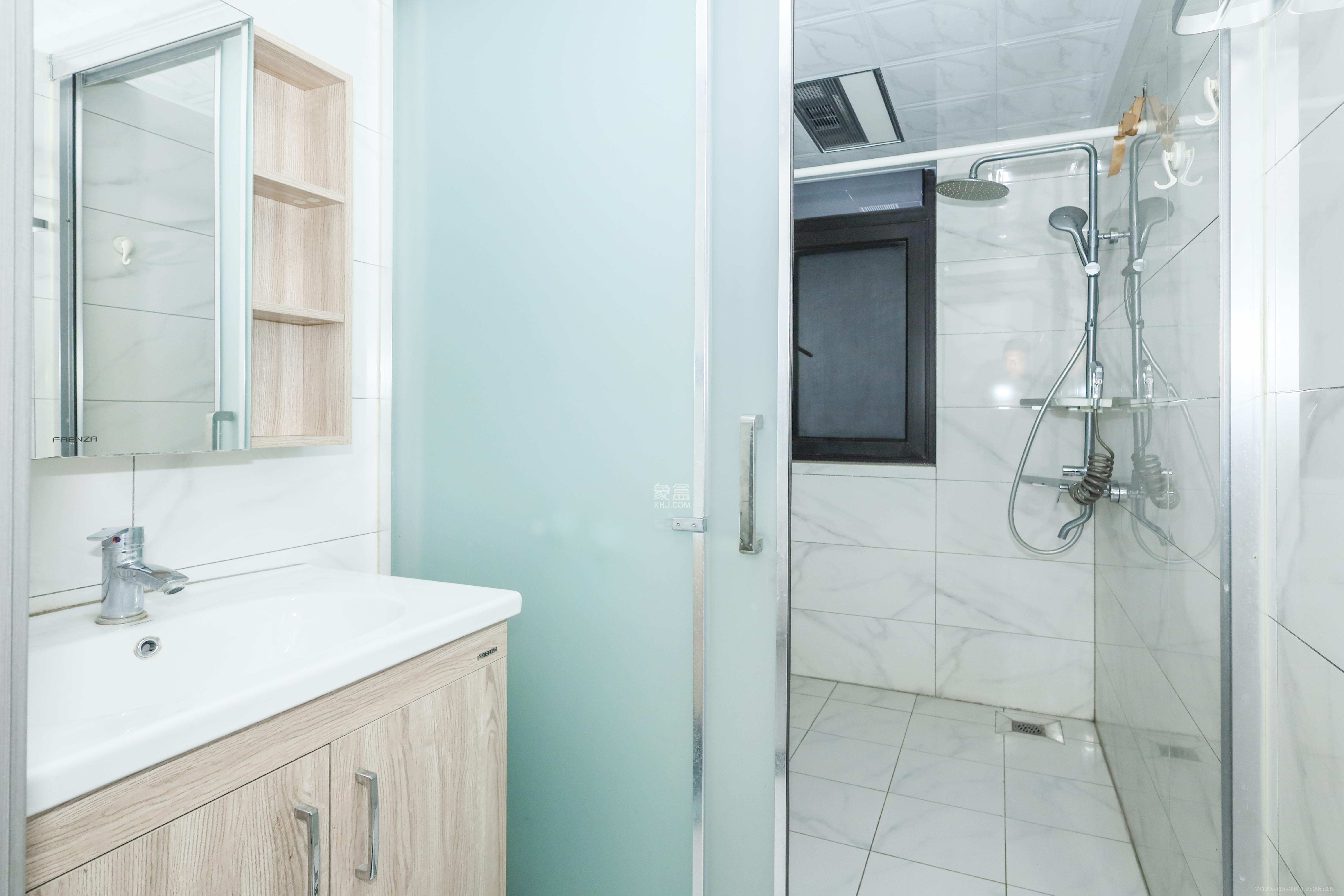 建发央著  3室2厅1卫    150.0万 建发央著  3室2厅1卫    150.0万卫生间