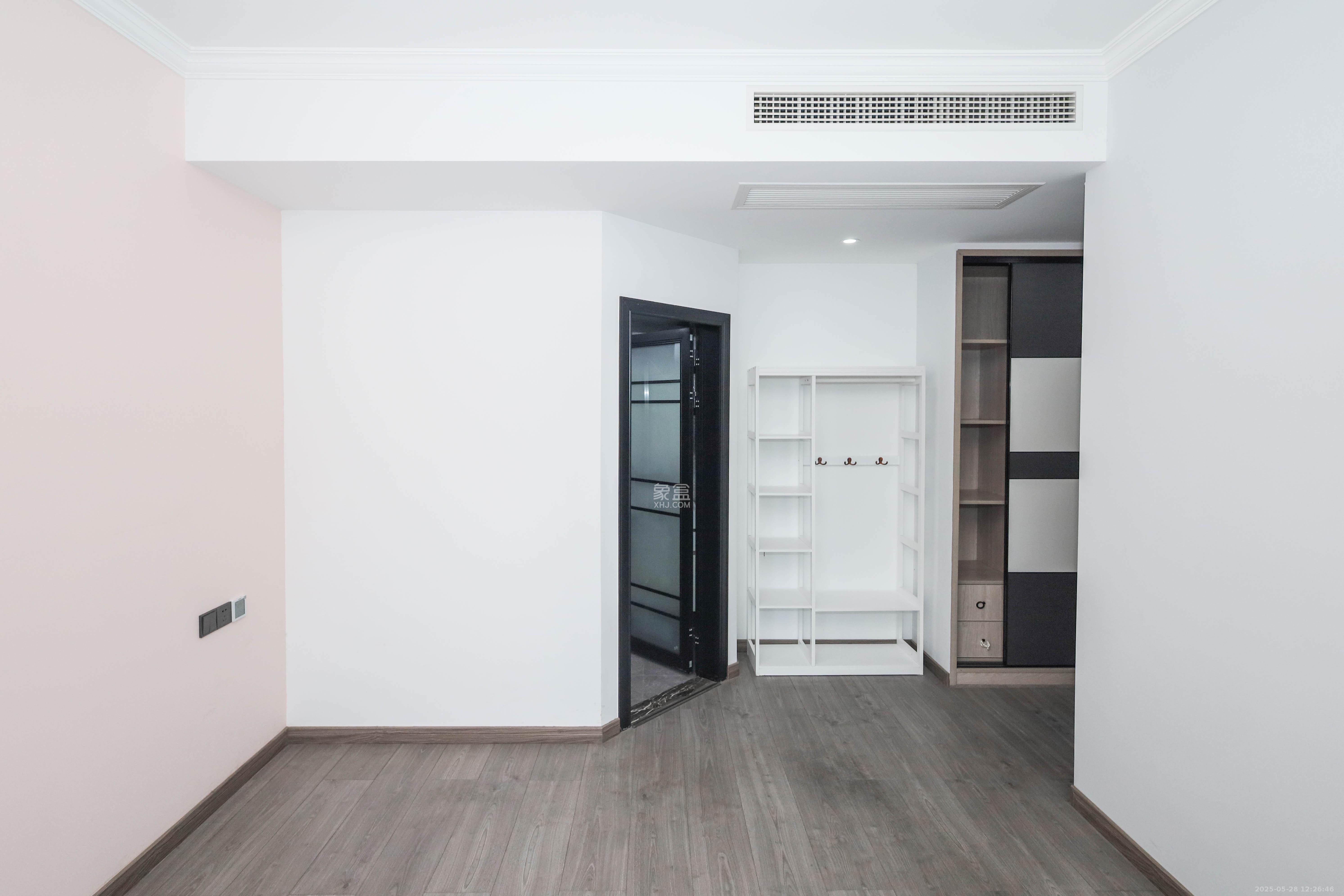 建发央著  3室2厅1卫    150.0万 建发央著  3室2厅1卫    150.0万卧室