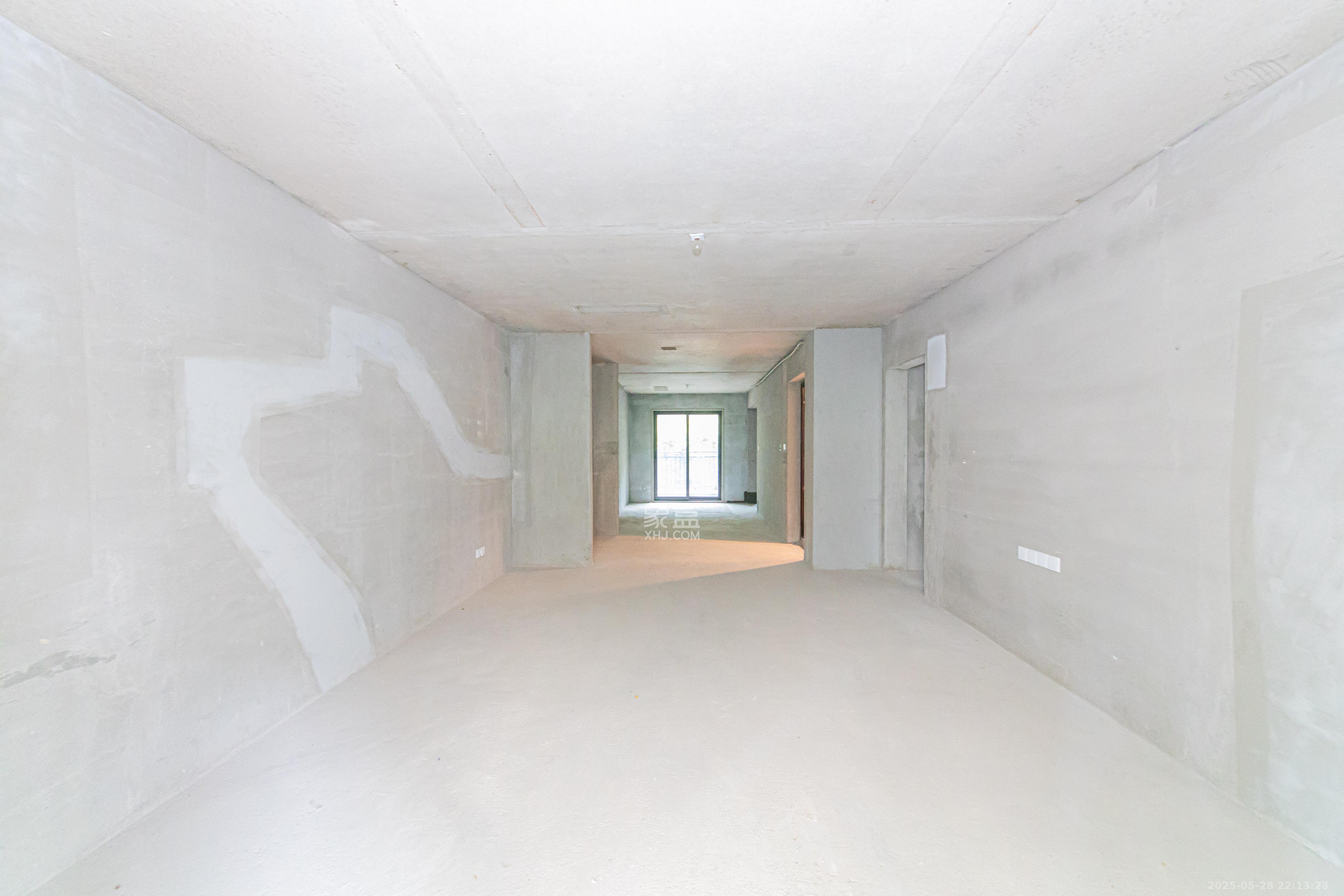 长沙美的梧桐庄园  4室2厅3卫    180.0万 长沙美的梧桐庄园  4室2厅3卫    180.0万客厅