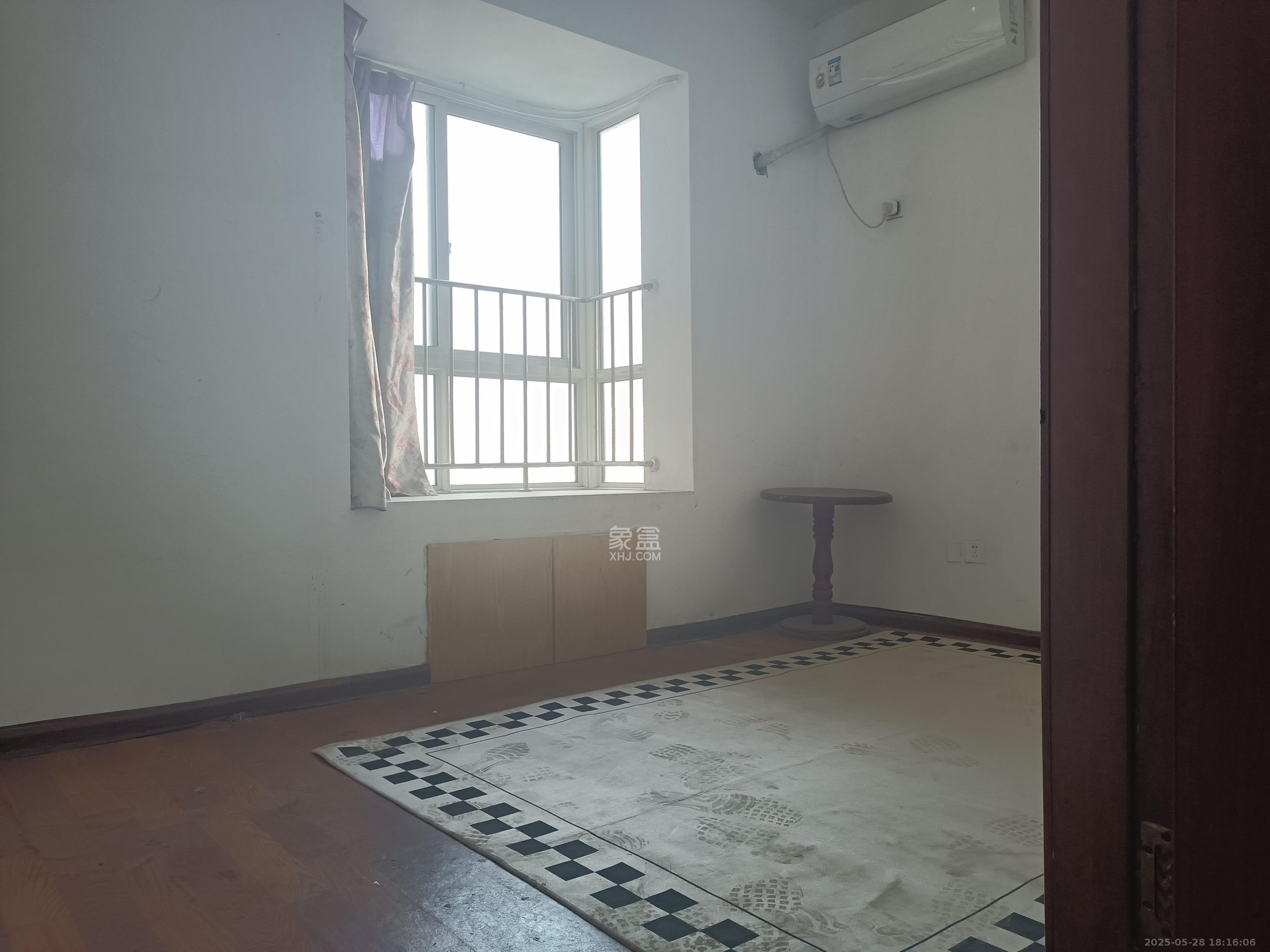 华龙公馆  3室2厅2卫   2500.00元/月室内图