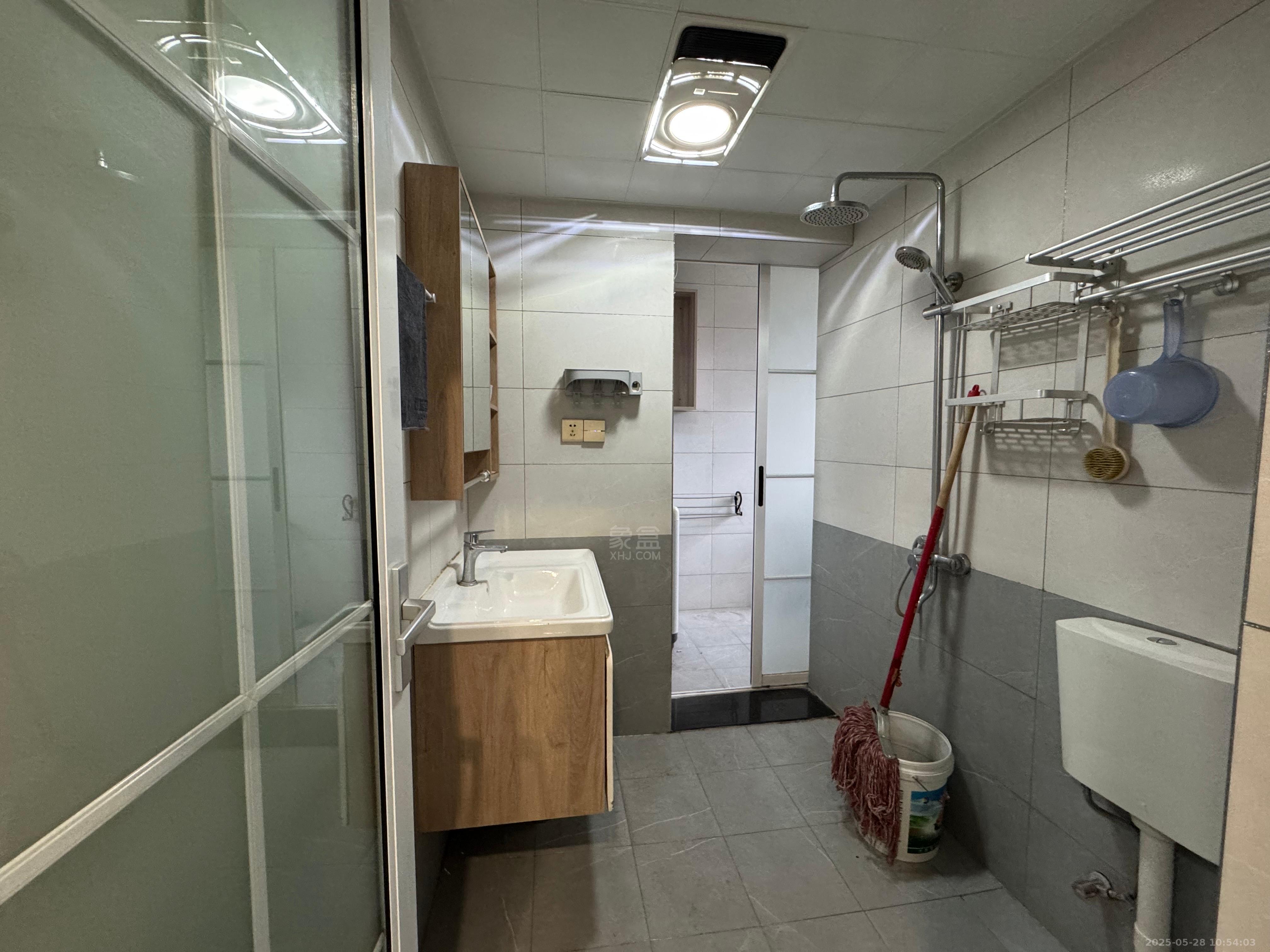 湖景名城 3室2厅1卫 2000.0元/月 湖景名城 3室2厅1卫 2000.0元/月室内图