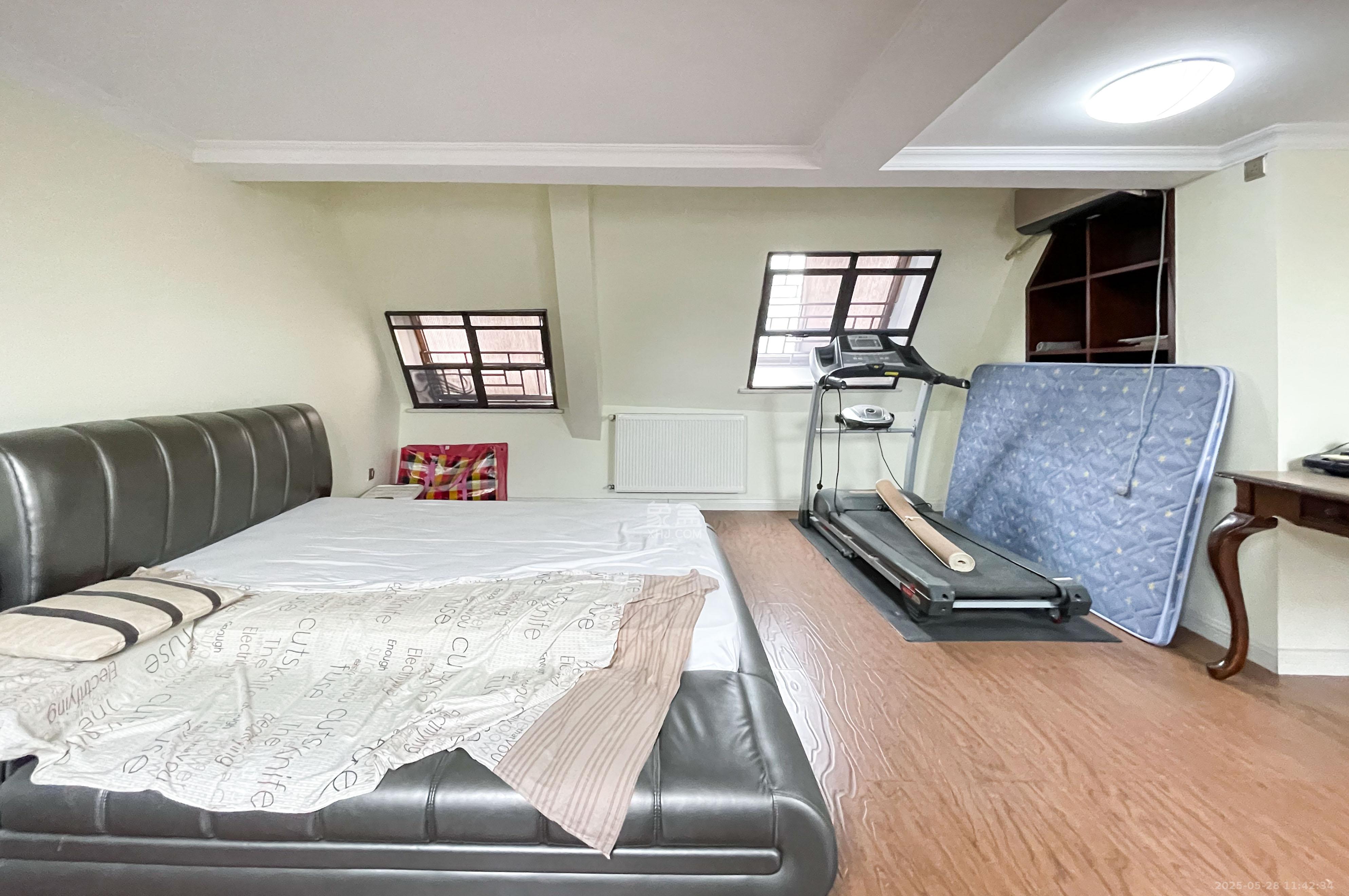 高信向日葵  5室2厅2卫    145.0万 高信向日葵  5室2厅2卫    145.0万其他