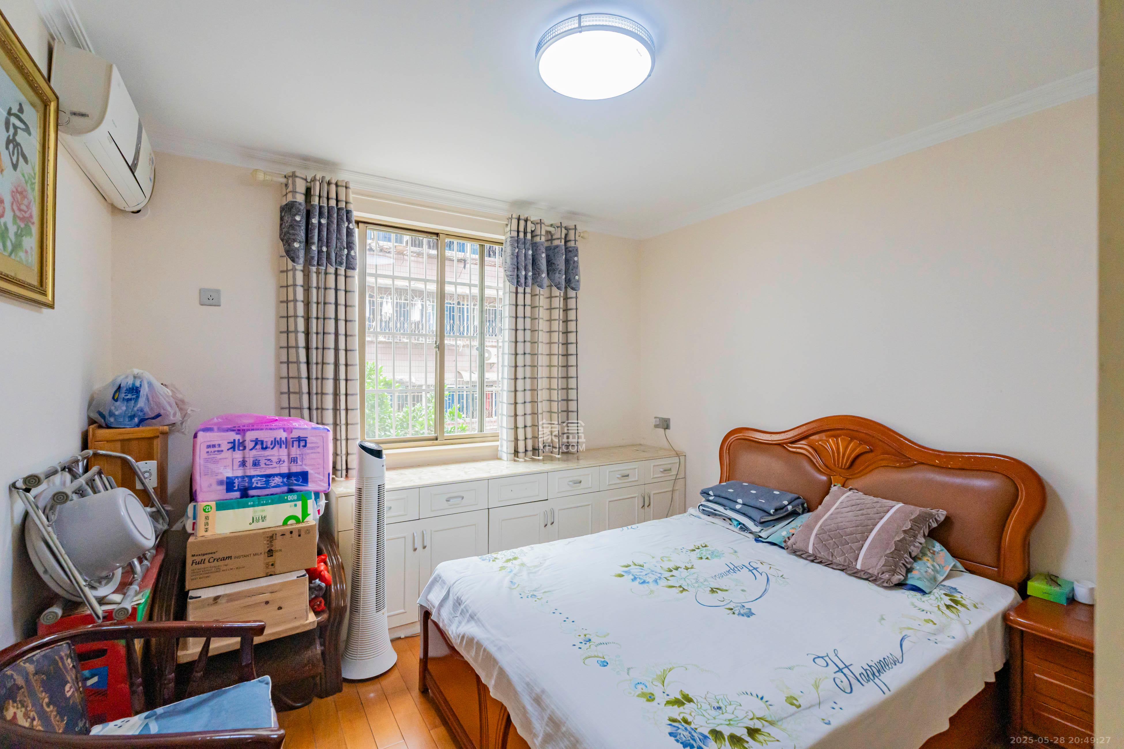 汇城花园 2室2厅2卫 90.0万 汇城花园 2室2厅2卫 90.0万卧室