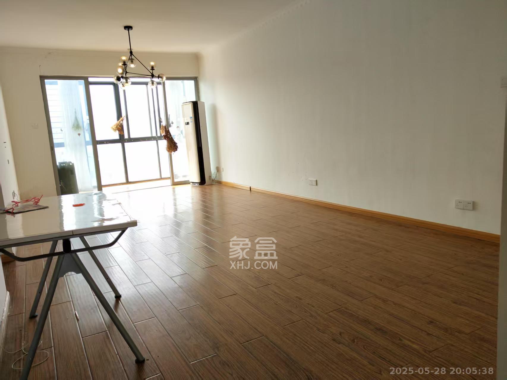 阳光100二期  3室2厅2卫    2800.0元/月室内图