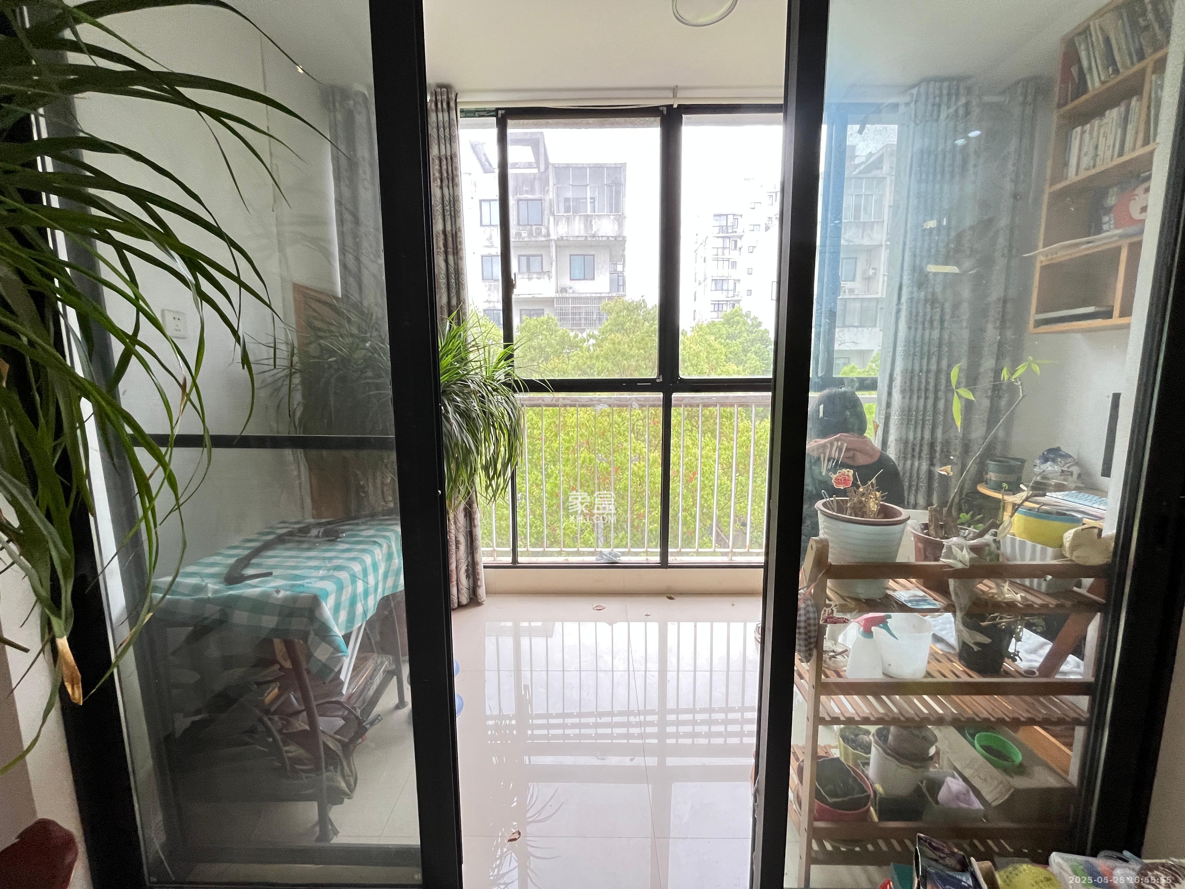 阳光100三期  2室2厅1卫   2300.00元/月室内图