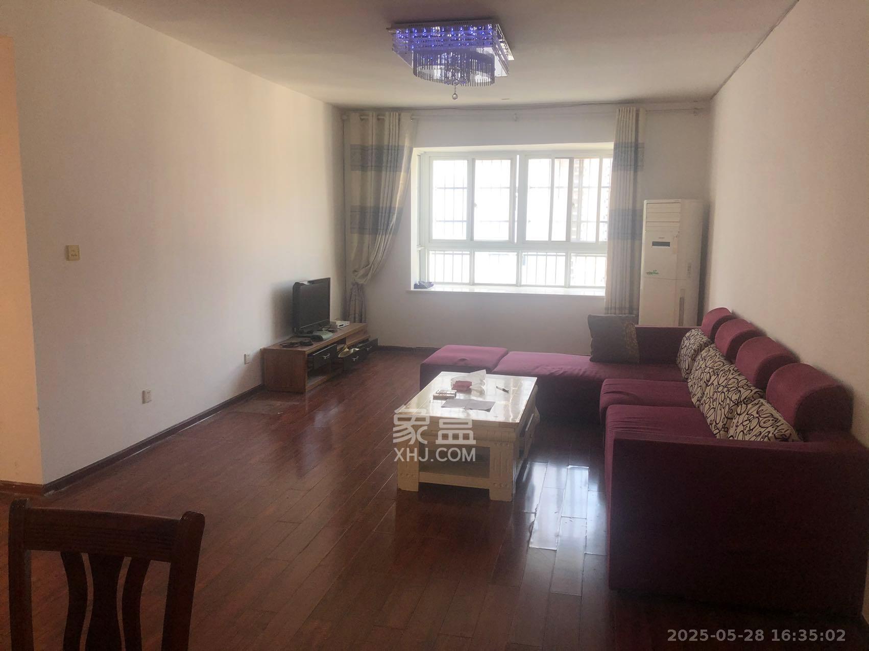 嘉盛华庭(一期、二期、三期) 2室2厅1卫 2400.0元/月 嘉盛华庭(一期、二期、三期) 2室2厅1卫 2400.0元/月室内图