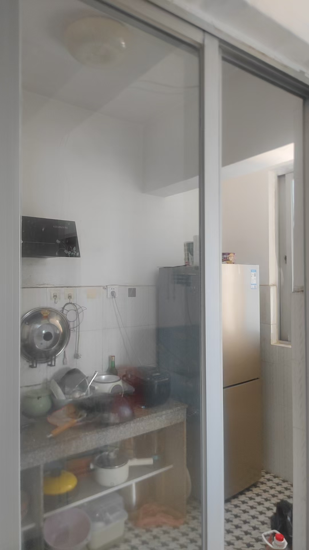 水岸听涛  1室1厅1卫   1300.00元/月室内图