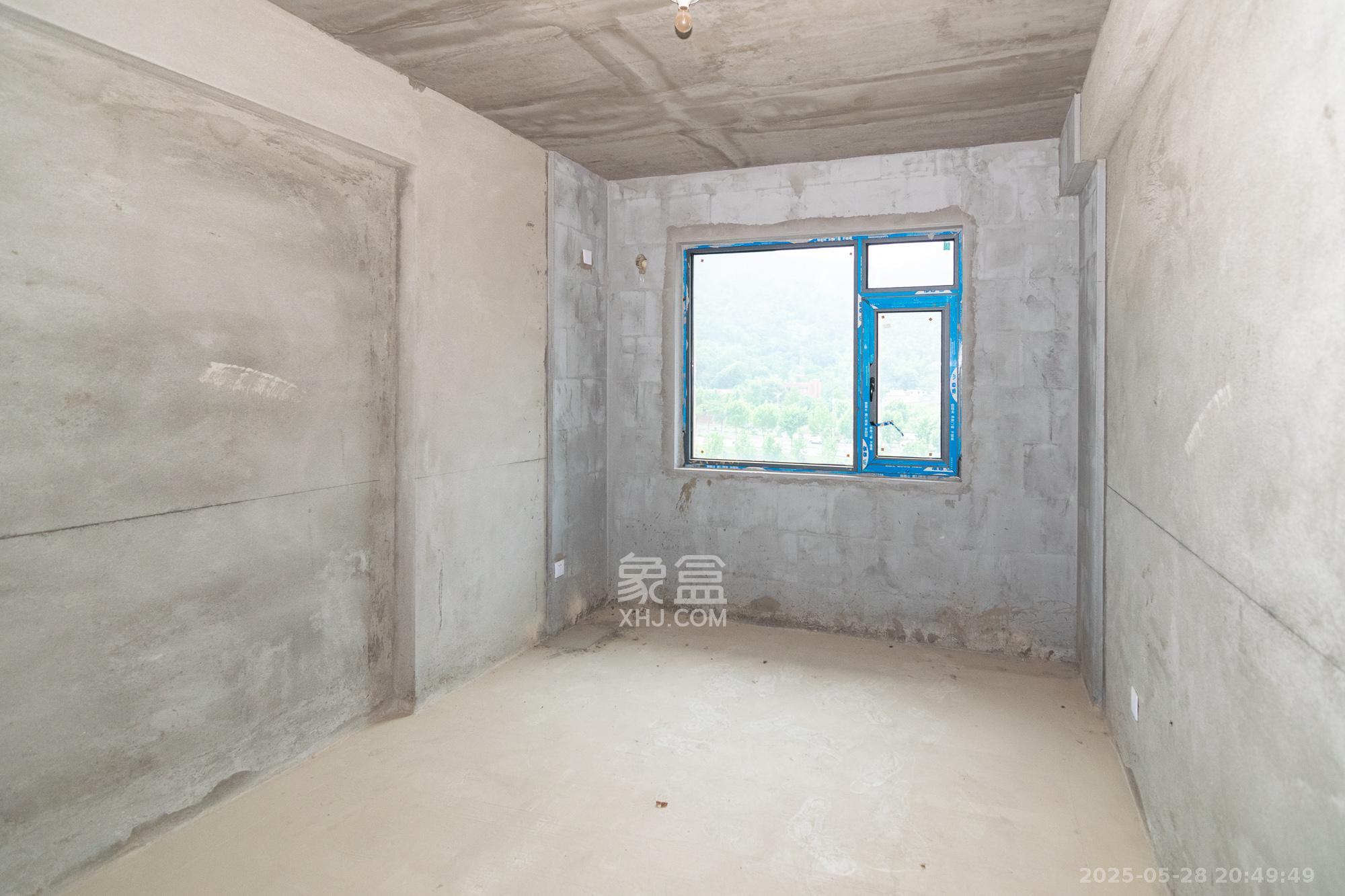 澳海谷山府  5室2厅2卫    88.0万 澳海谷山府  5室2厅2卫    88.0万卧室