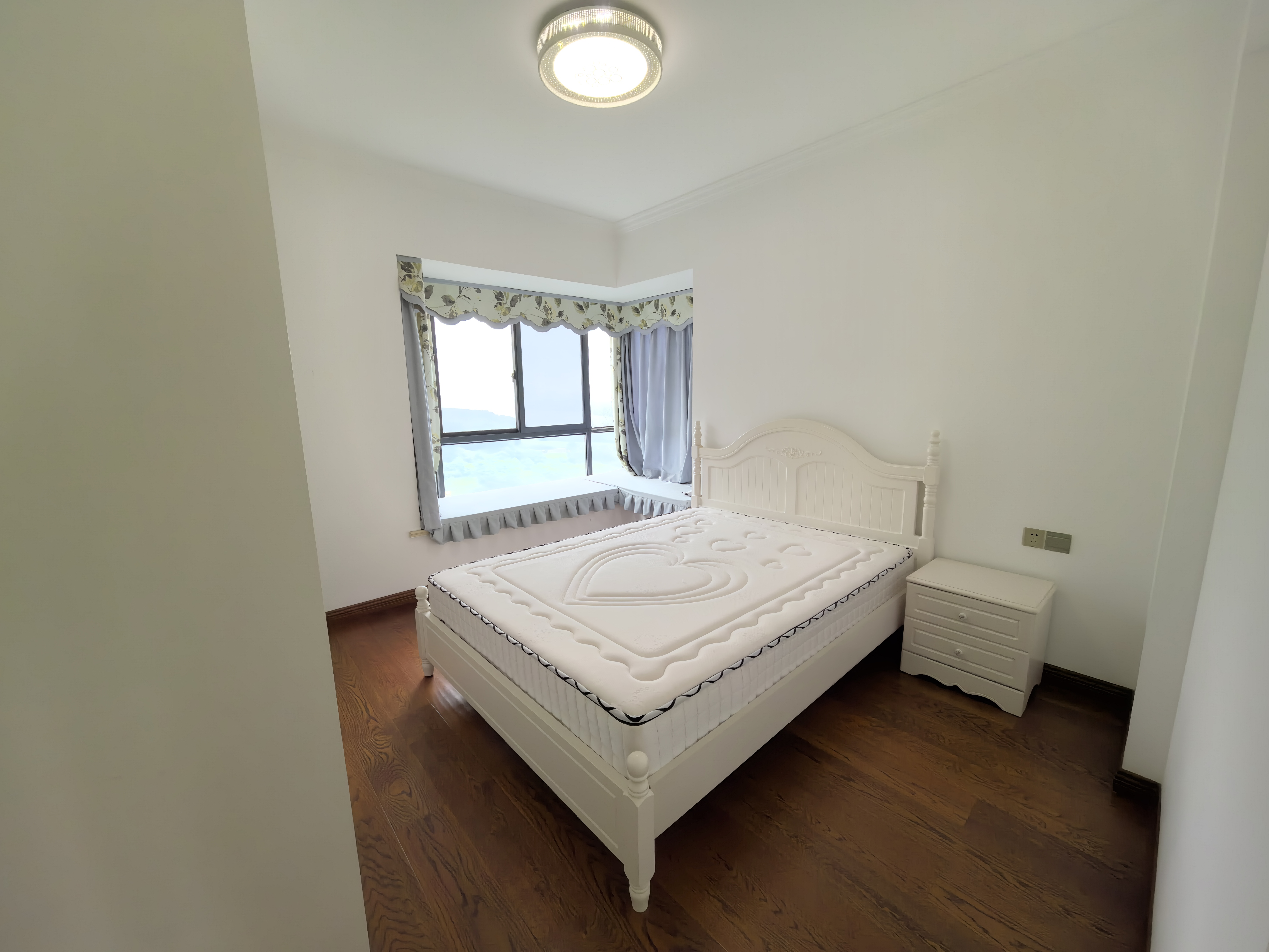 梓山湖领御 3室2厅2卫 3100.0元/月 梓山湖领御 3室2厅2卫 3100.0元/月室内图