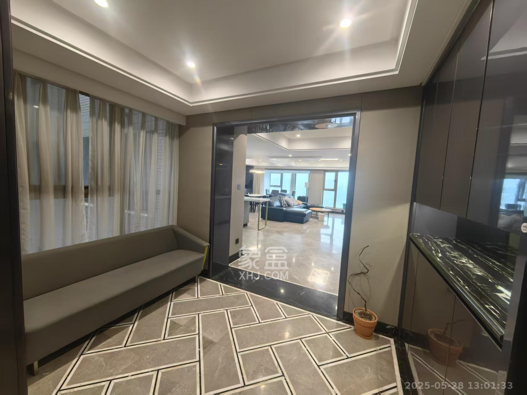 潮宗御苑 4室2厅2卫 9200.0元/月 潮宗御苑 4室2厅2卫 9200.0元/月室内图